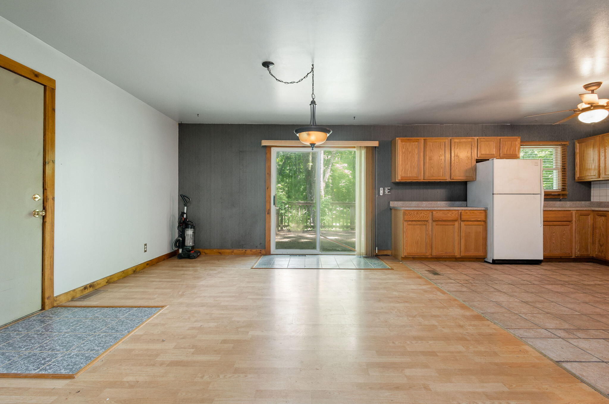 16053 Lakeside Road Property Photo 3