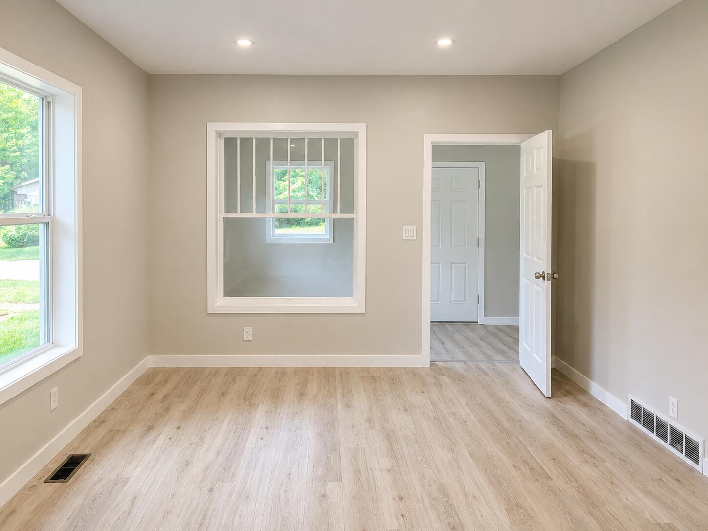1027 Broadway Property Photo 3