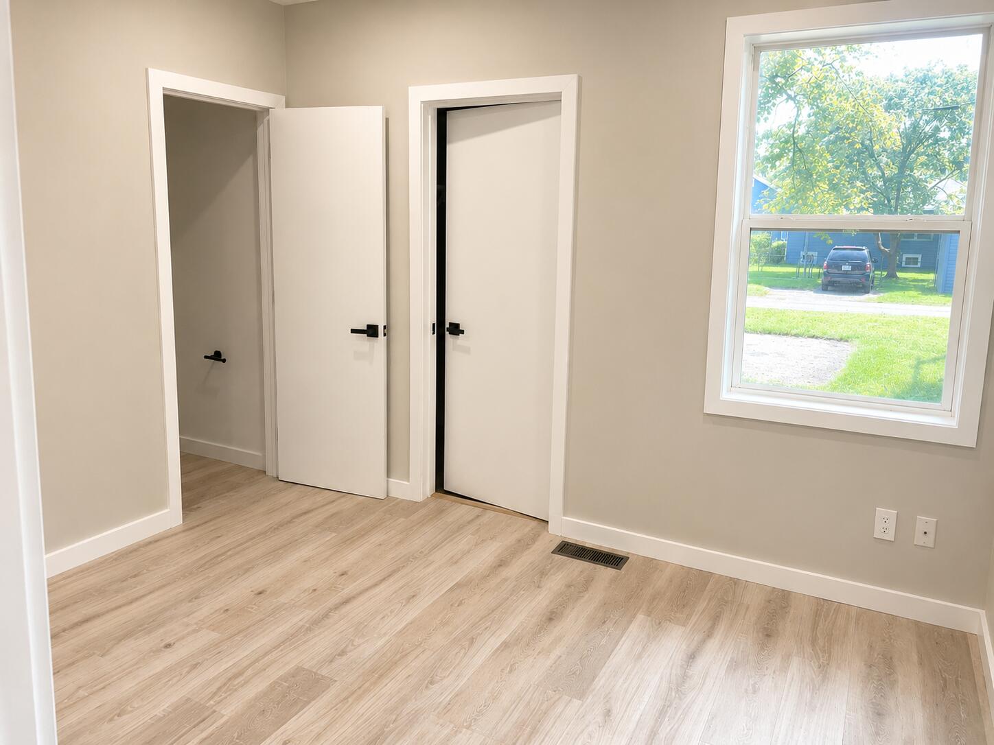 1027 Broadway Property Photo 8