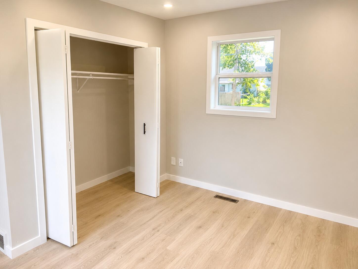 1027 Broadway Property Photo 9