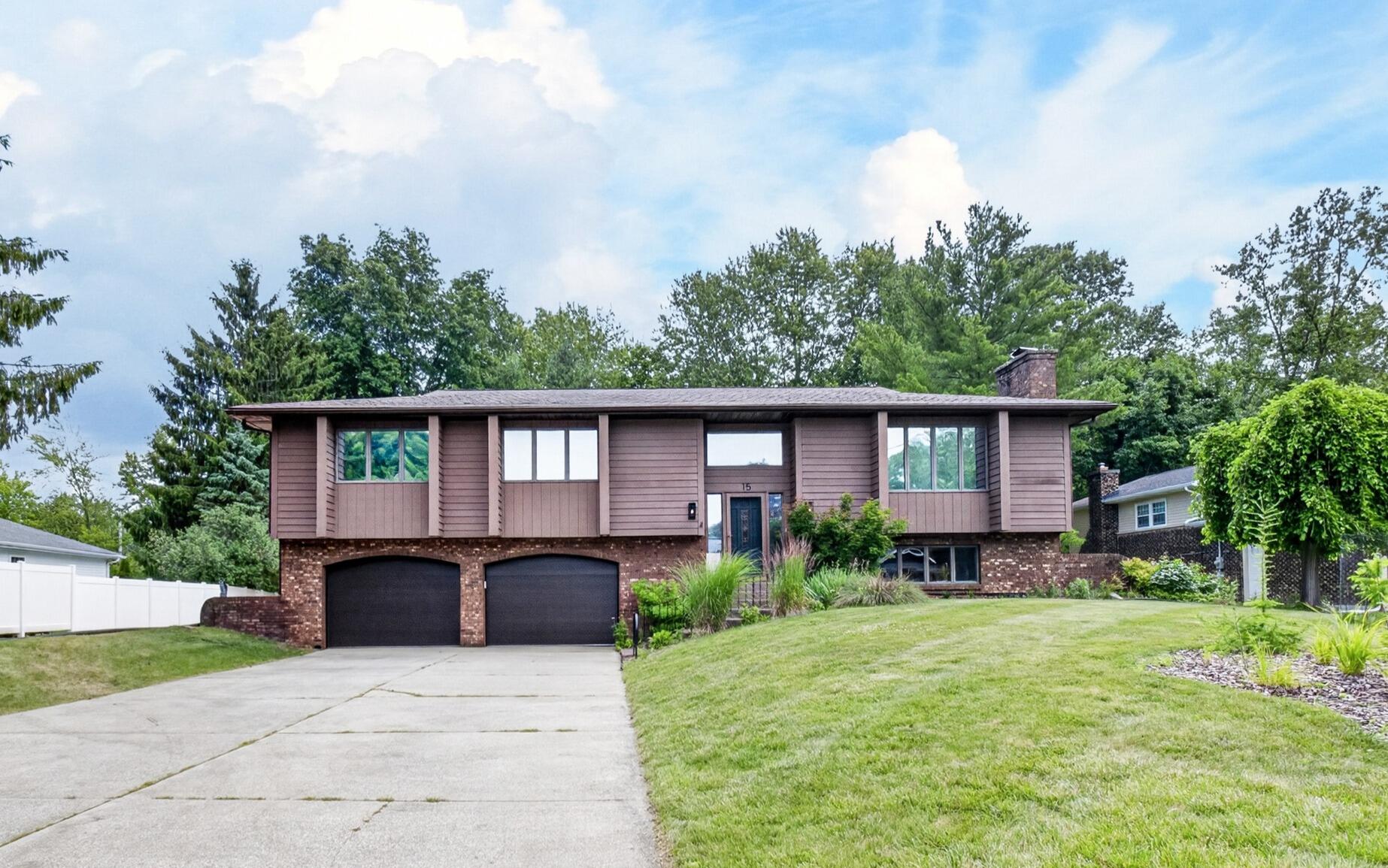 15 Bayshore Drive Property Photo 1