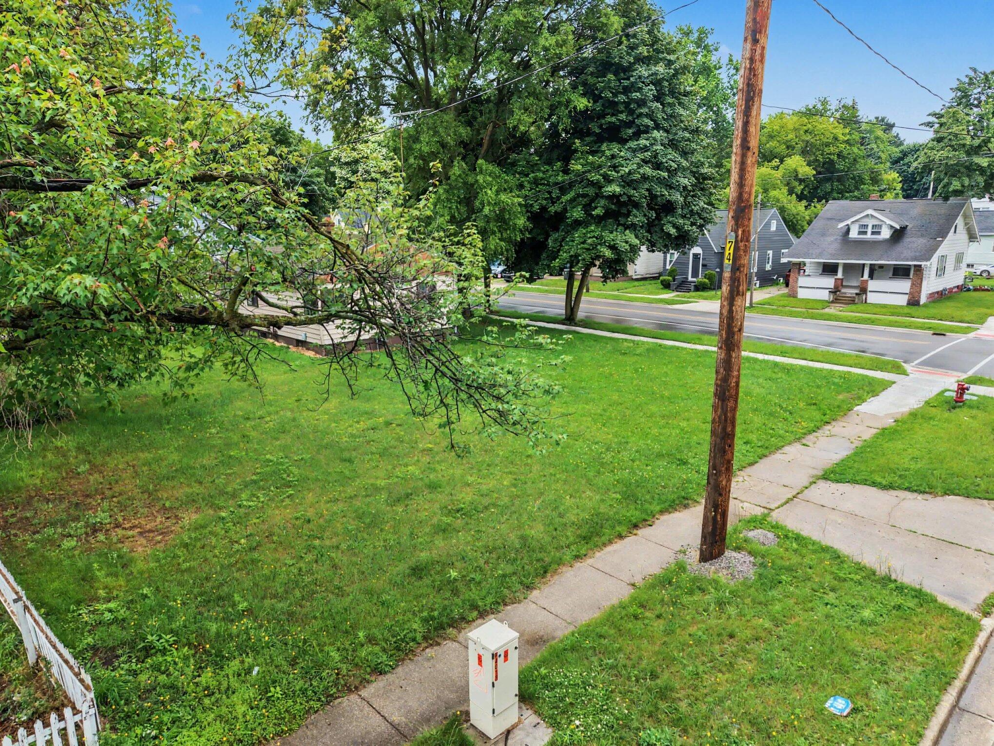 1538-1542 Hudson Street Property Photo 23