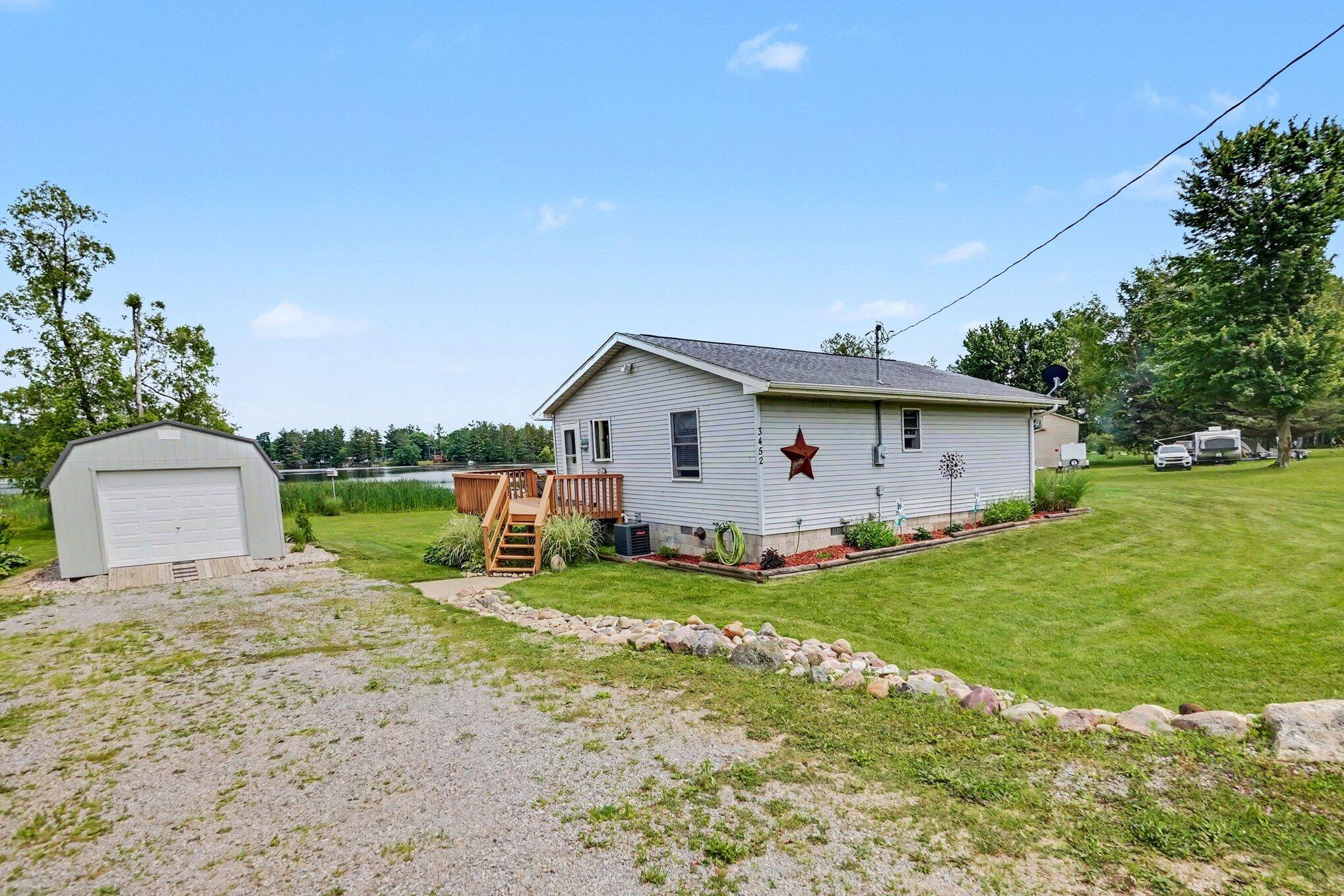 3452 W Lake Drive Property Photo 4