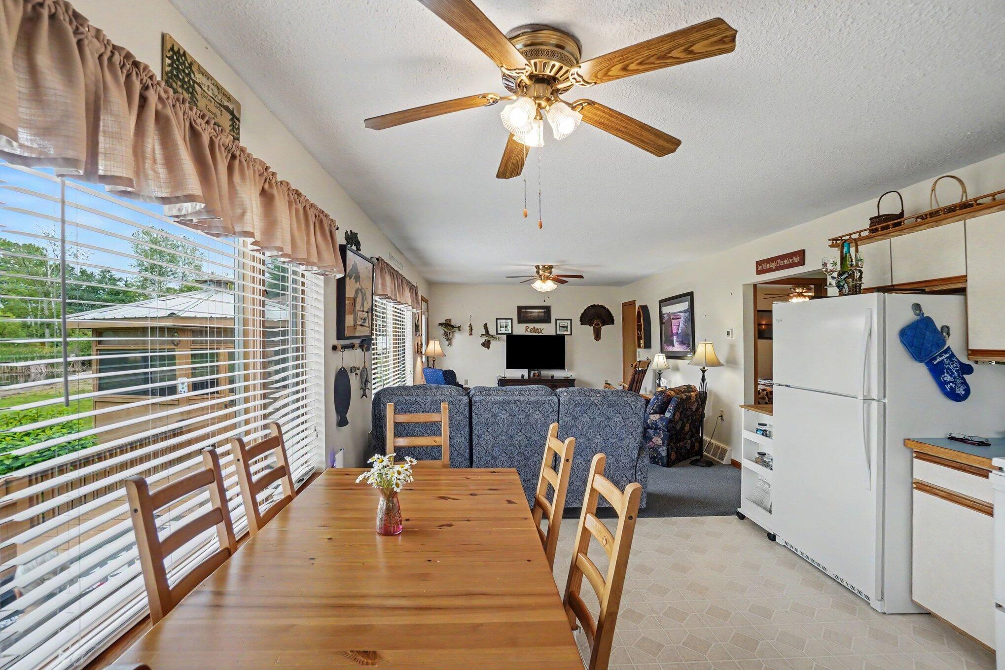 3452 W Lake Drive Property Photo 9