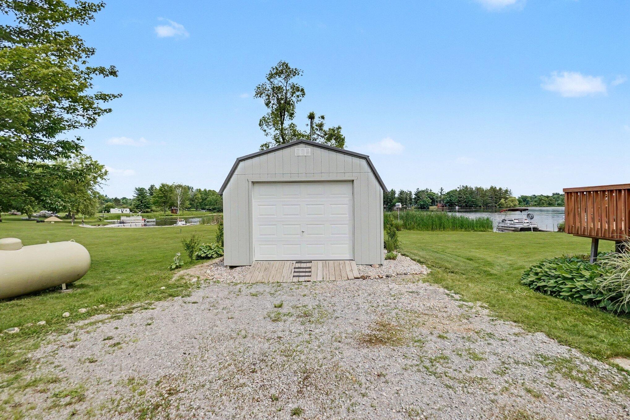 3452 W Lake Drive Property Photo 18