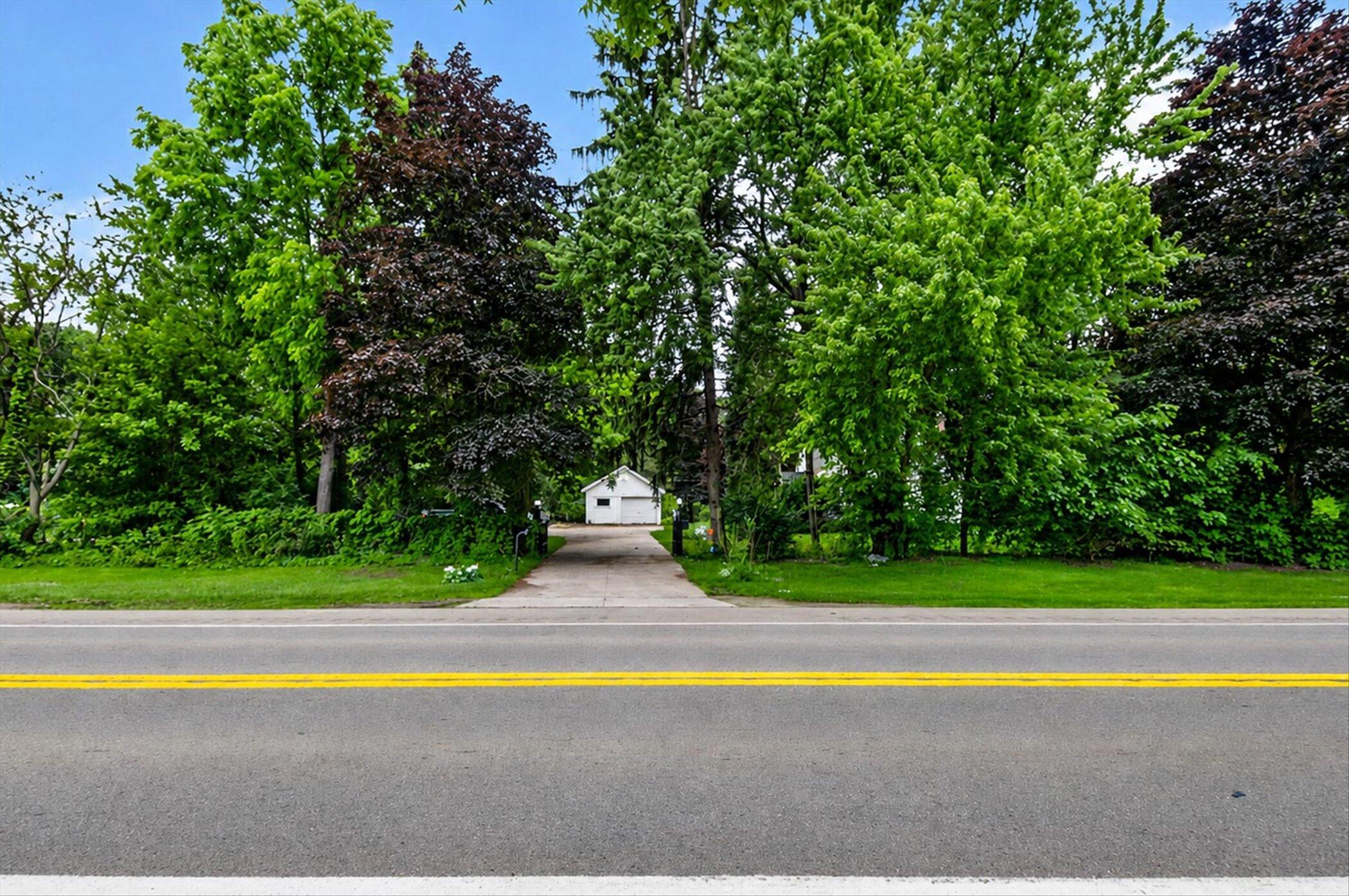 6109 Brooklyn Road Property Photo 2