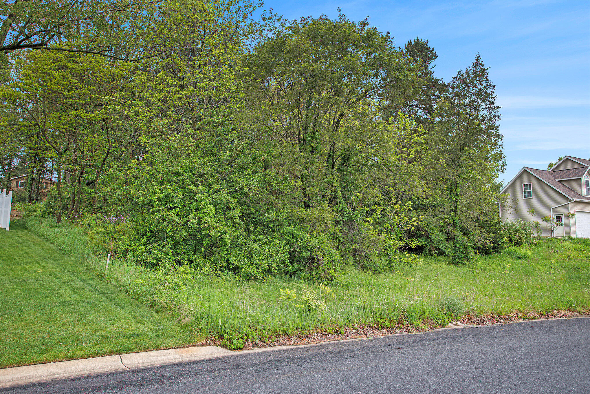 184 Shadowood Lane Property Photo 2
