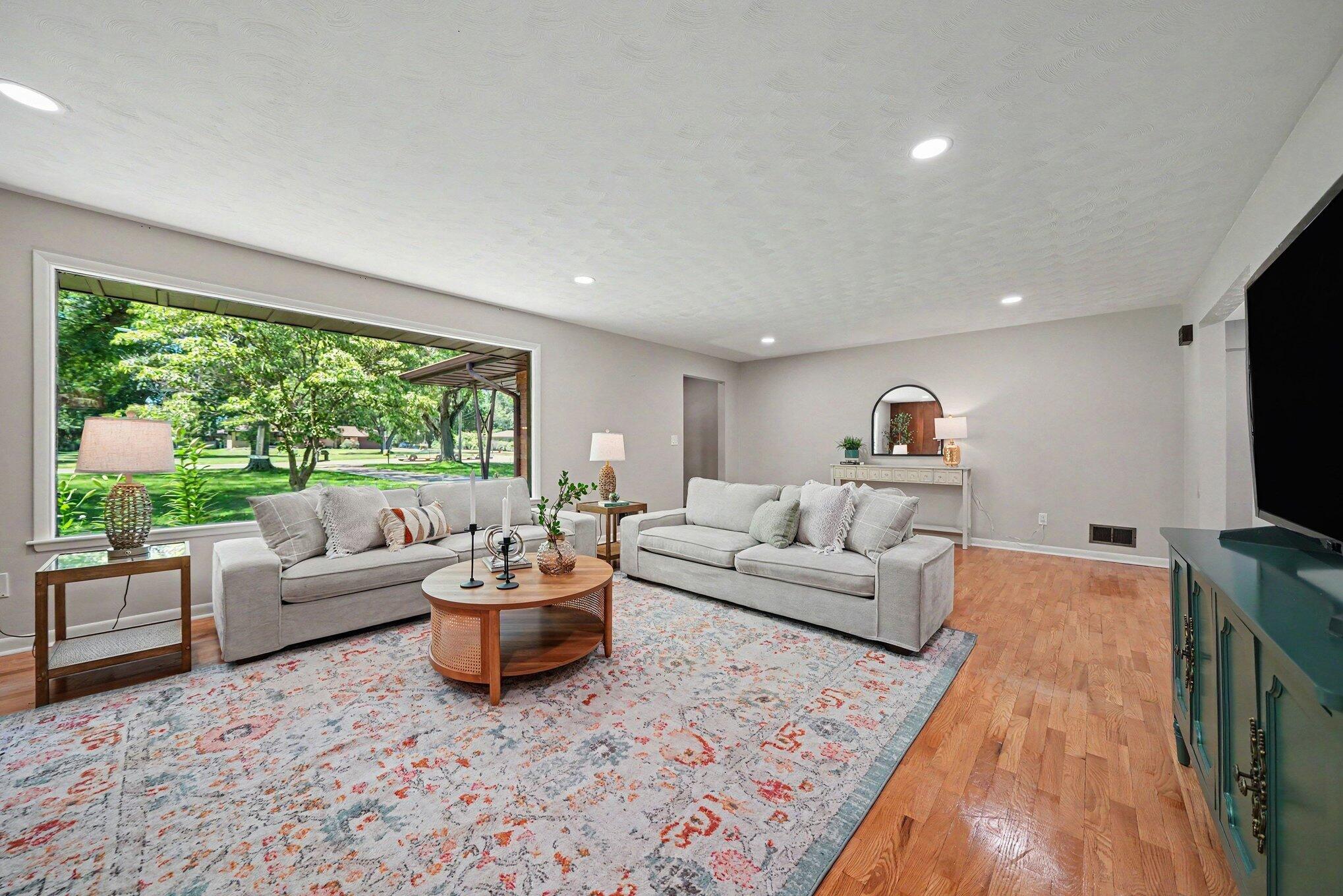 2489 Washington Avenue Property Photo 3