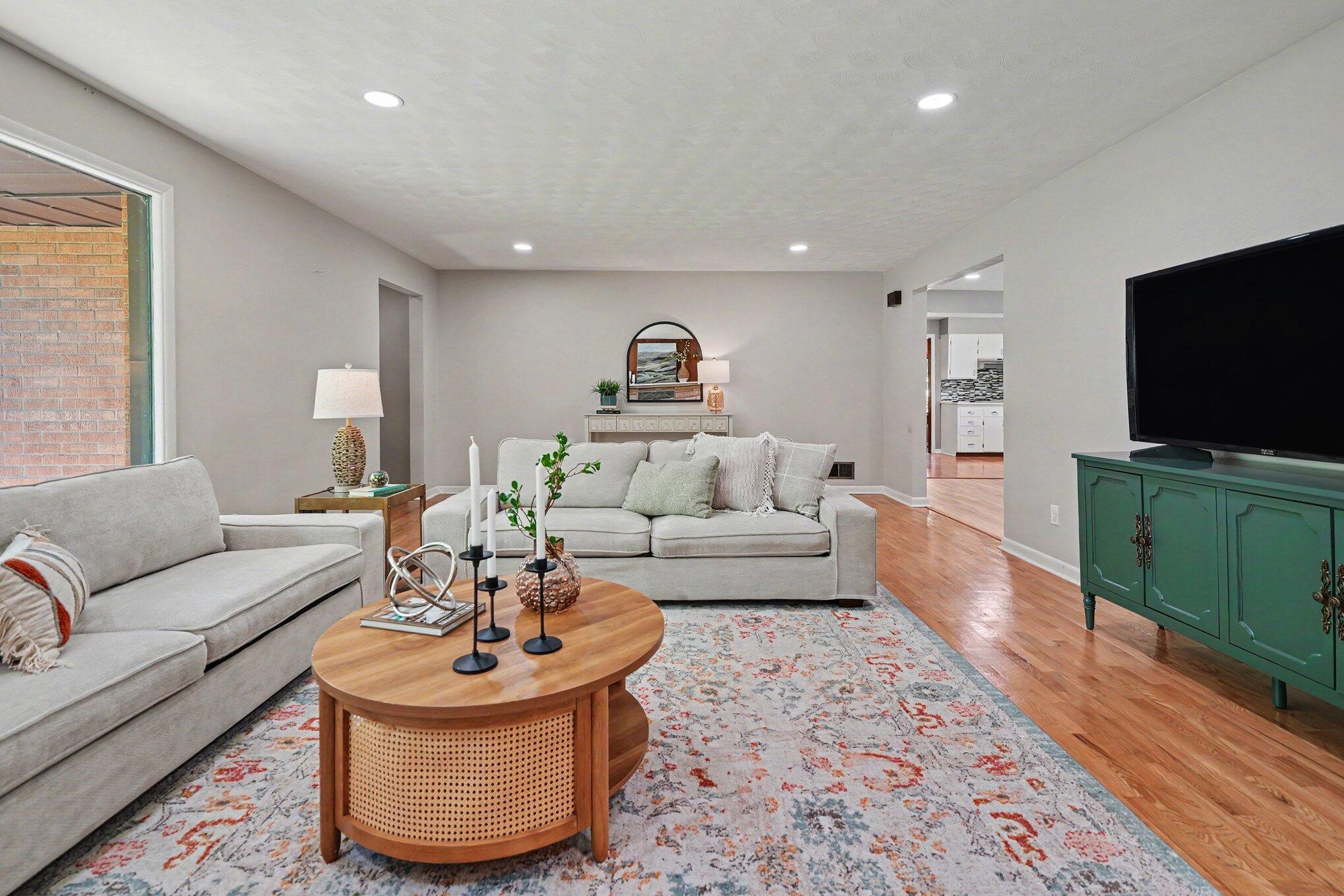 2489 Washington Avenue Property Photo 4