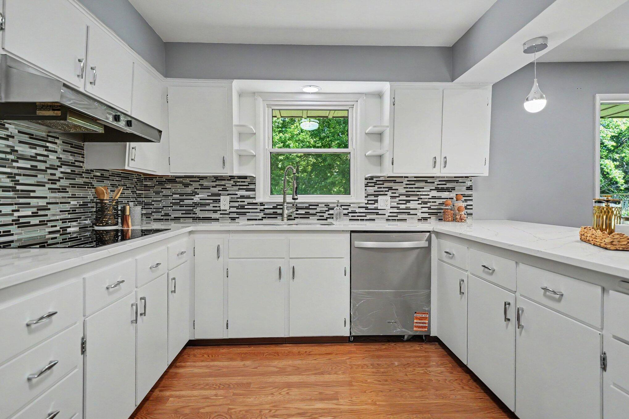 2489 Washington Avenue Property Photo 9