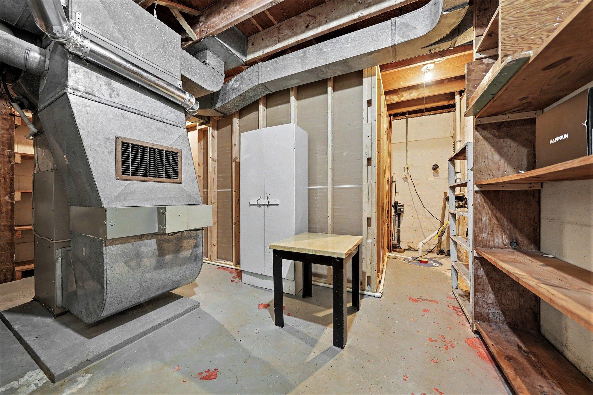 2489 Washington Avenue Property Photo 28
