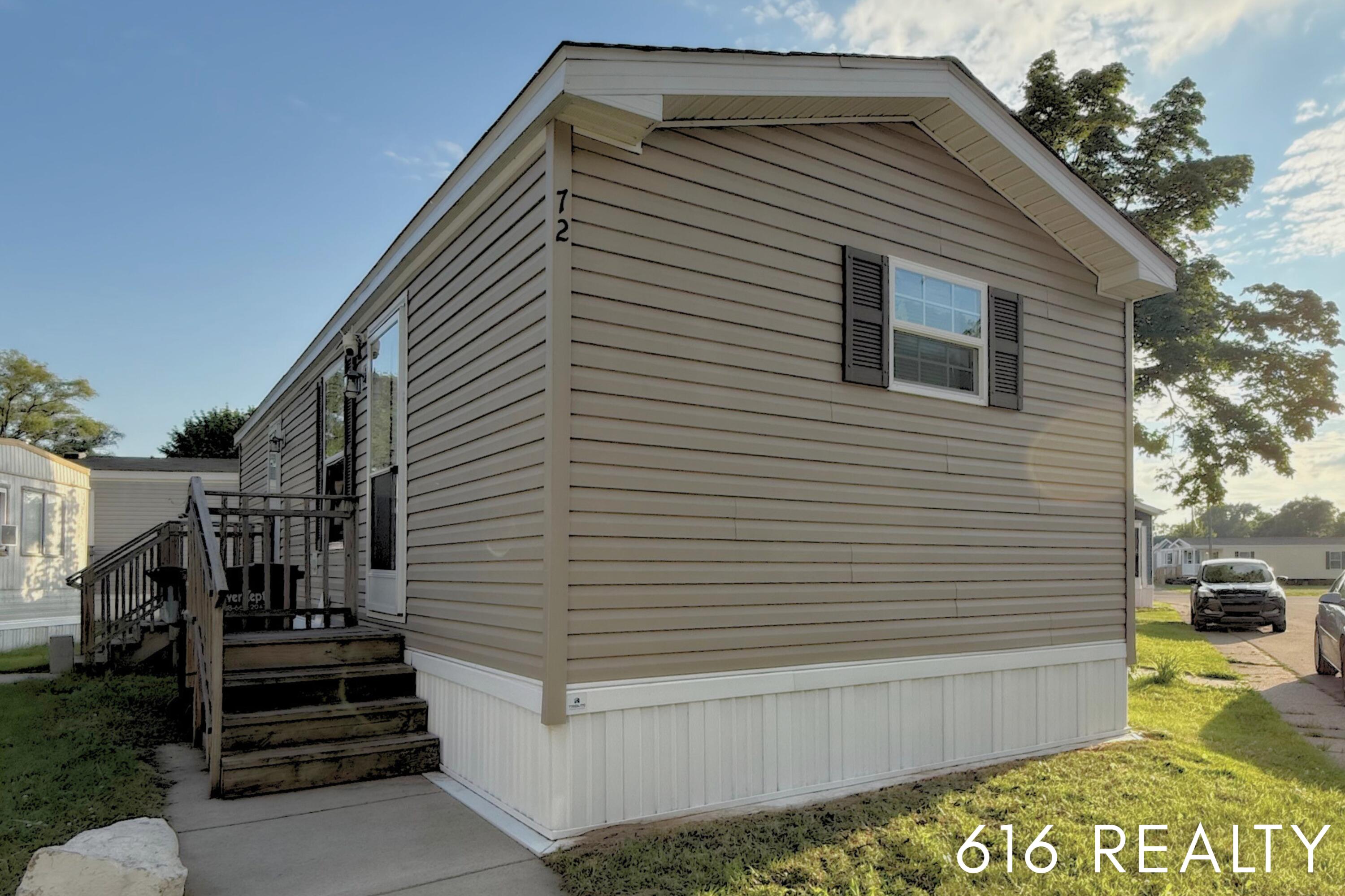 72 N Green Meadow Street Se Property Photo 1