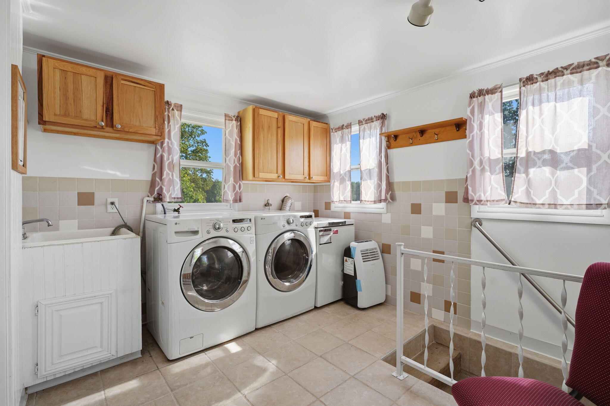 579 38th Street Property Photo 15