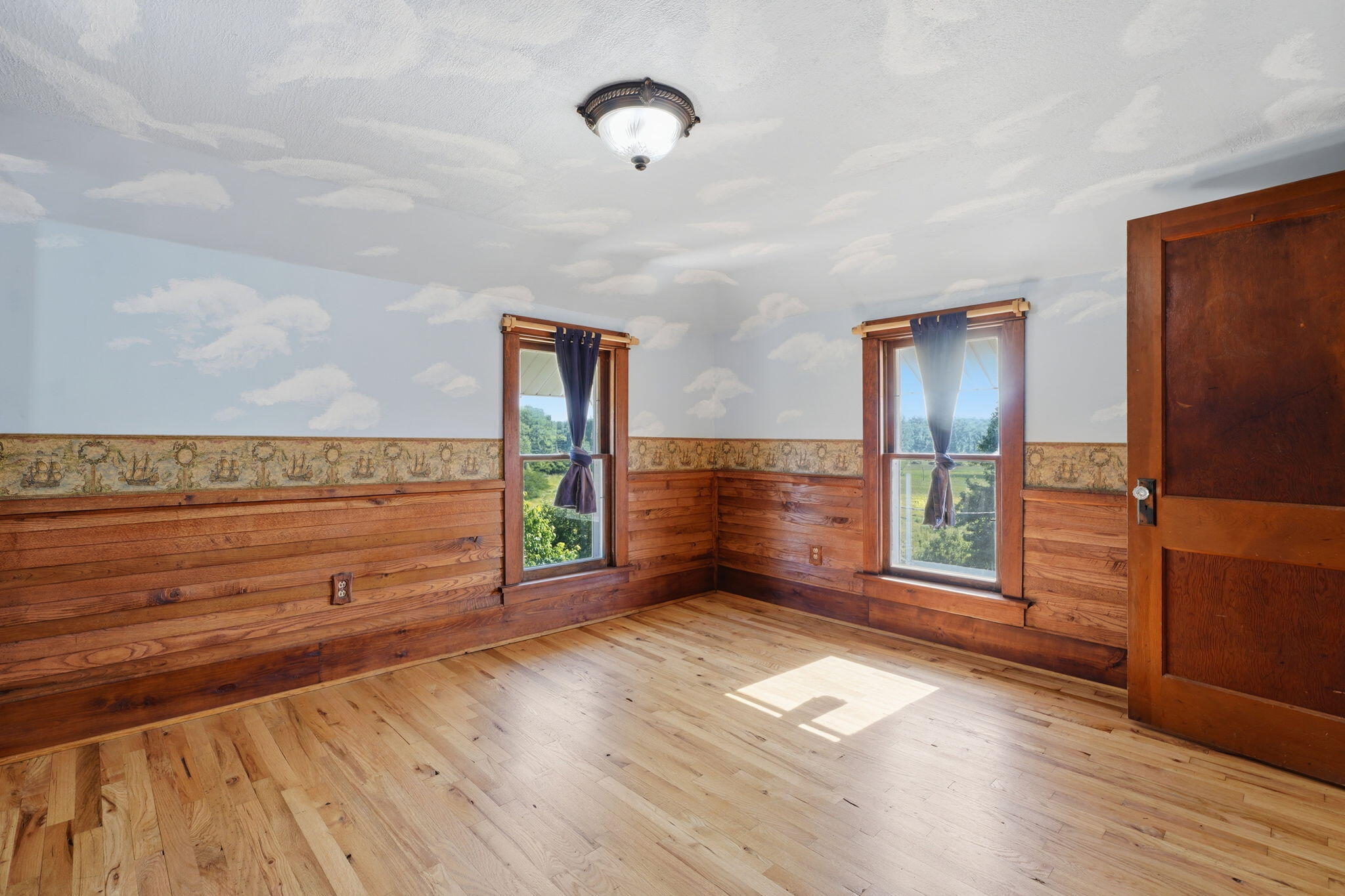 579 38th Street Property Photo 25
