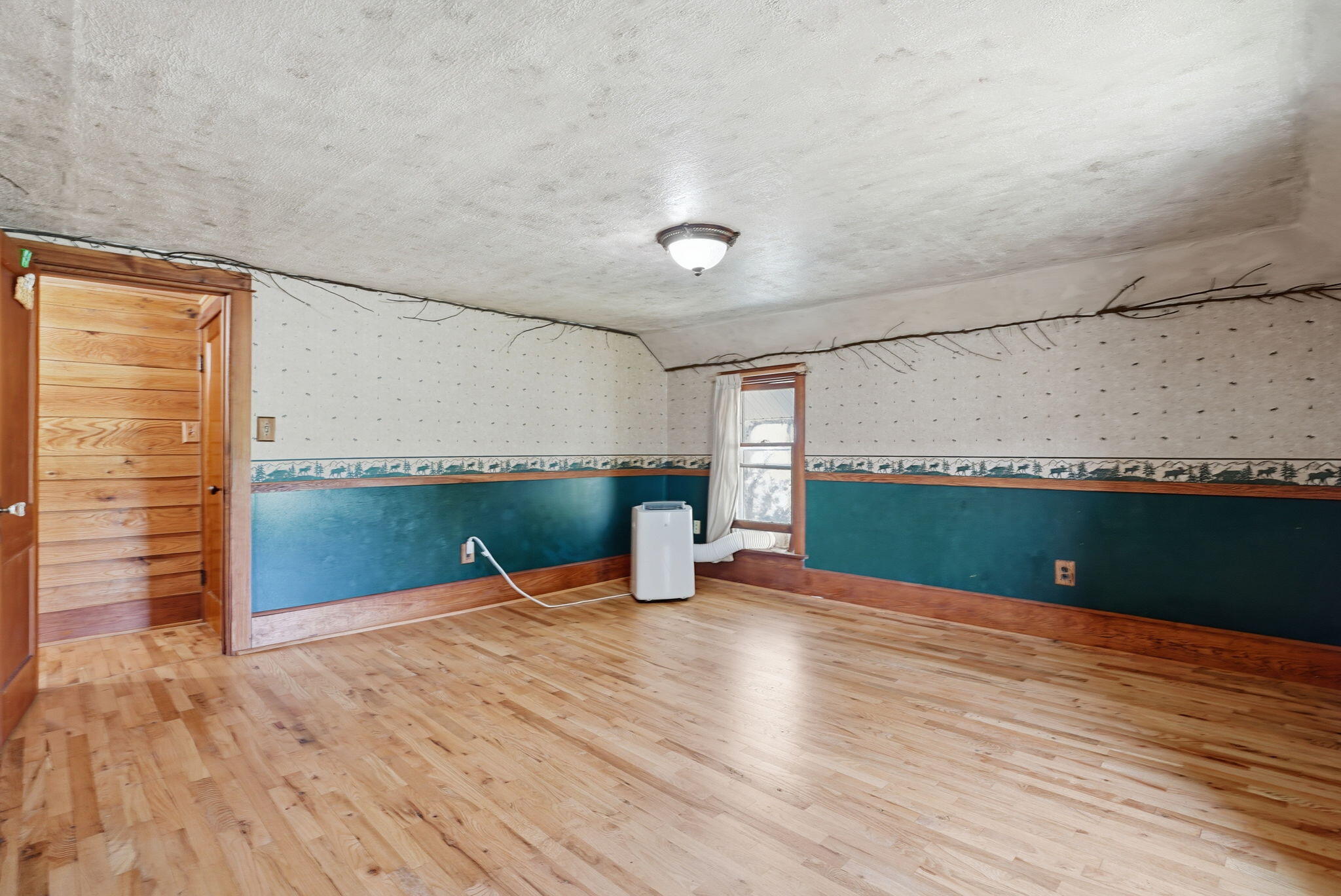 579 38th Street Property Photo 26