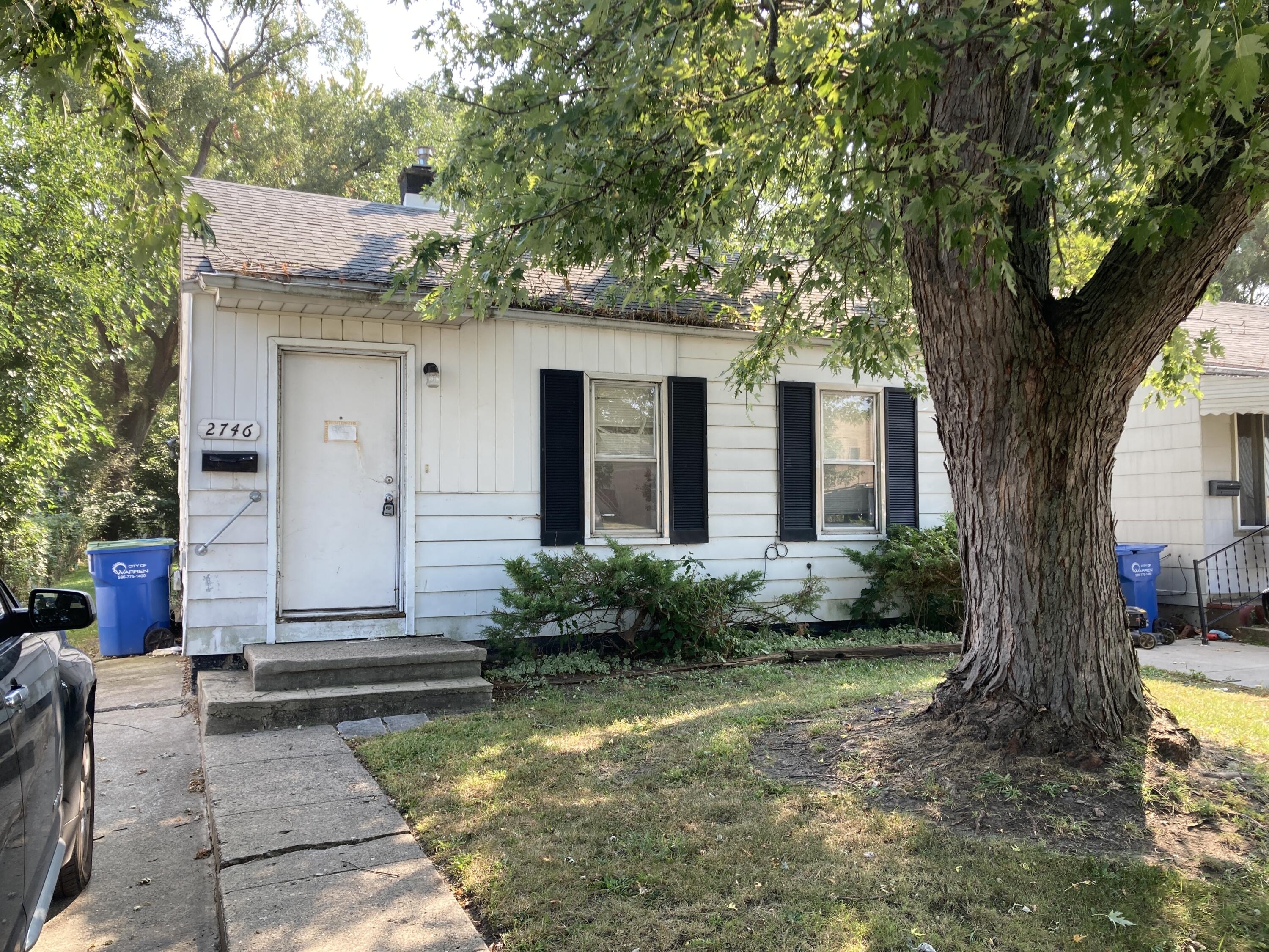 2746 John B Avenue Property Photo 1
