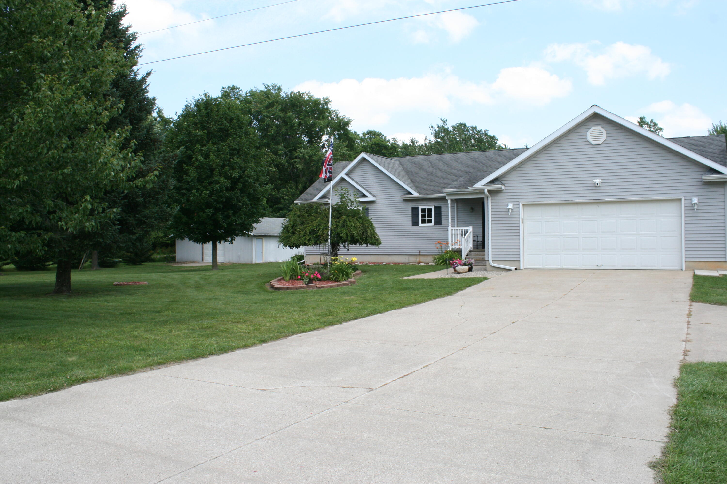14021 Pardee Road Property Photo 1