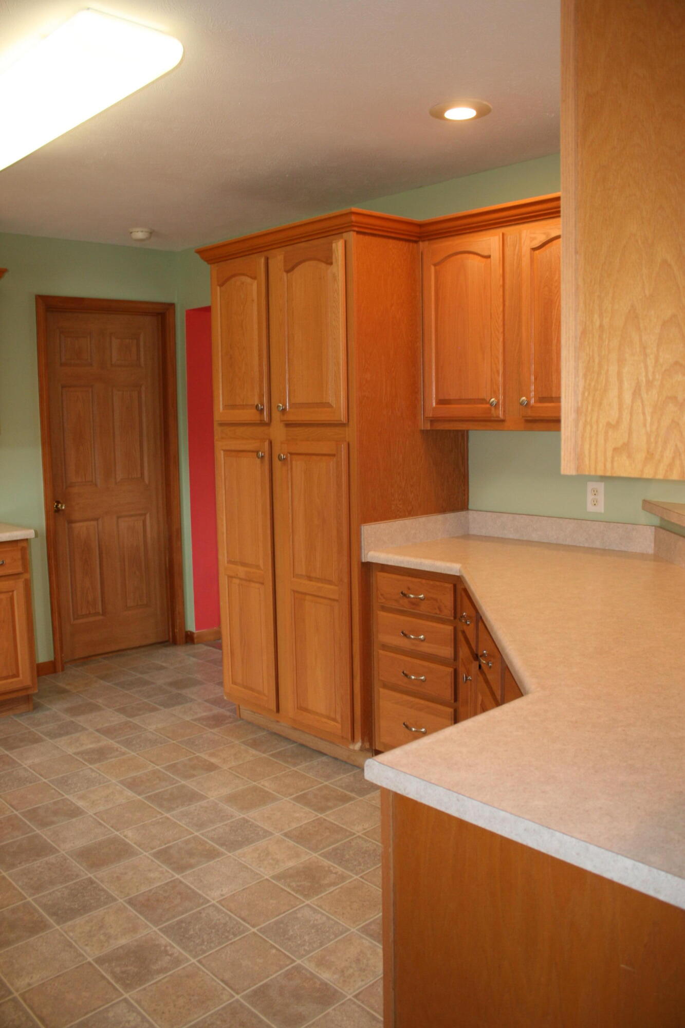 14021 Pardee Road Property Photo 13