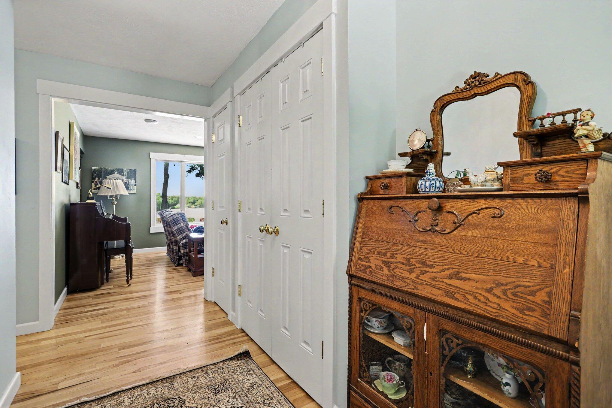 10492 Range Line Road Property Photo 18