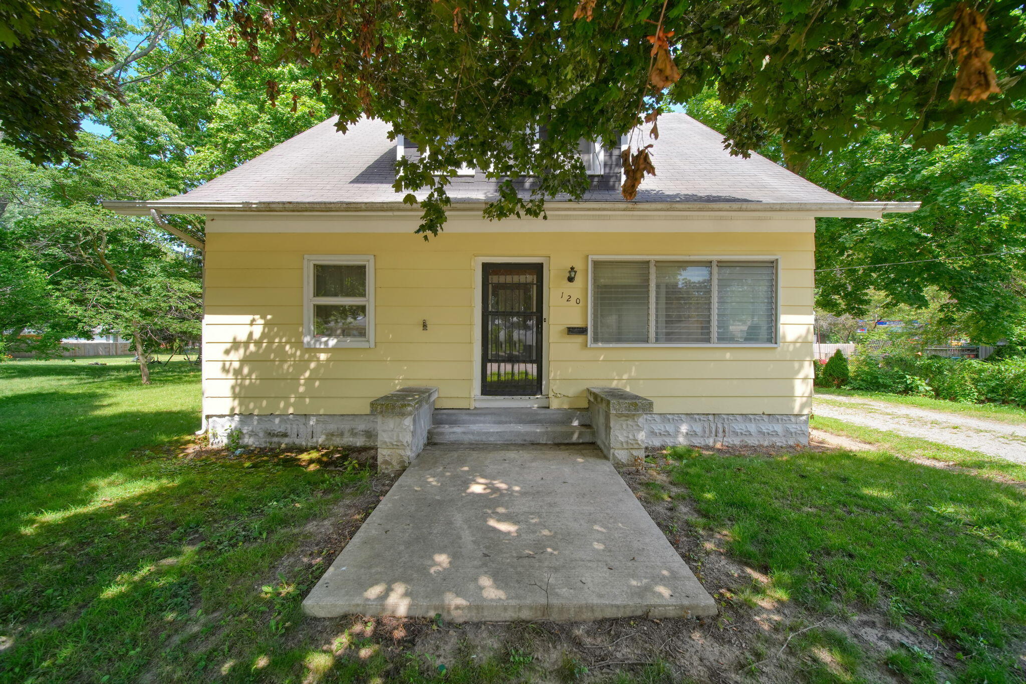 120 Clark Street Property Photo 2