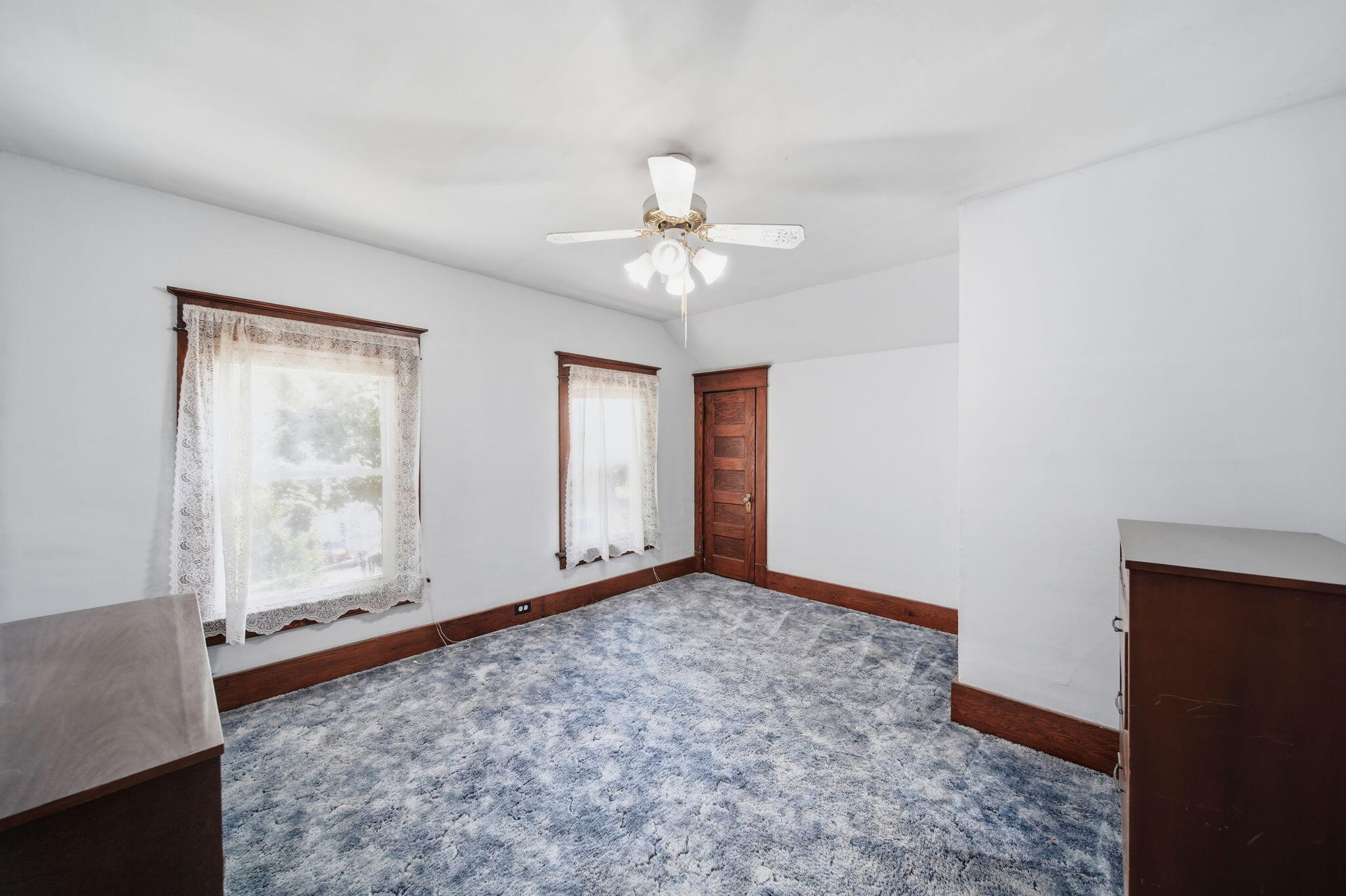120 Clark Street Property Photo 23