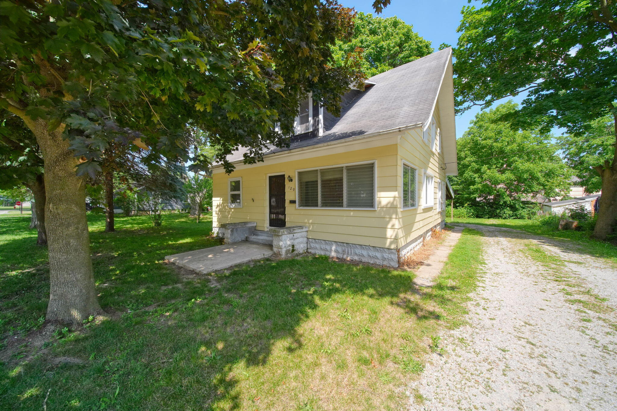 120 Clark Street Property Photo 36