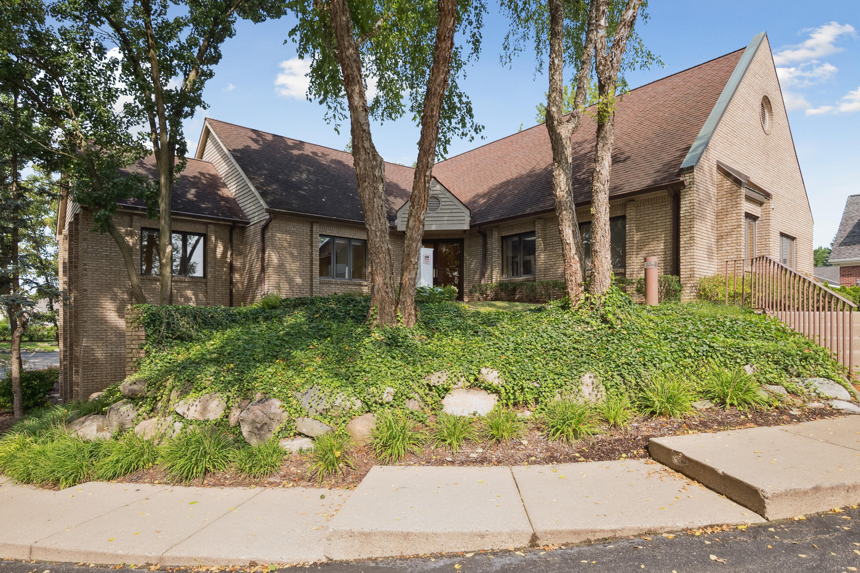 1181 N Milford Road Property Photo 1