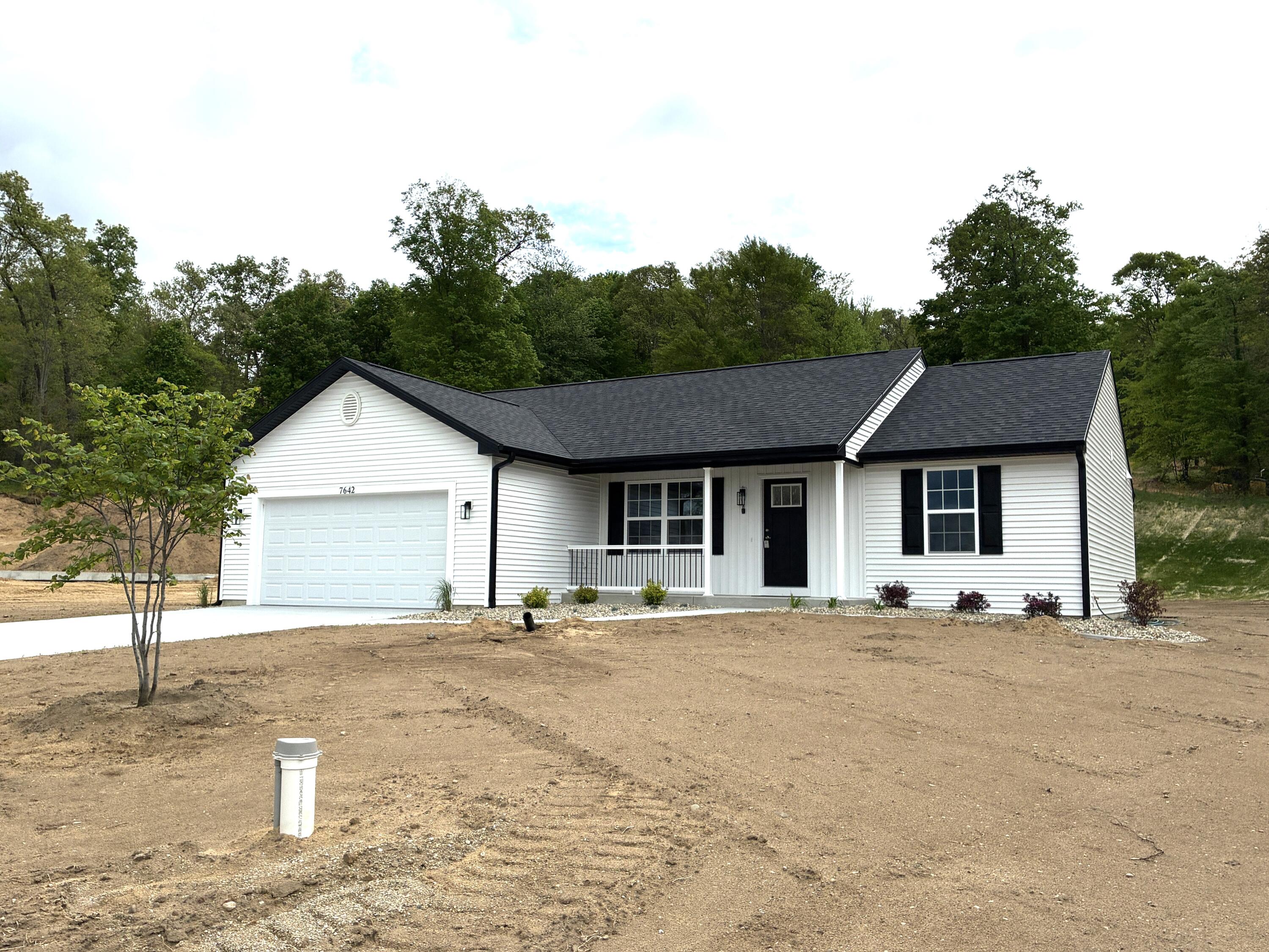 7642 Cinnamon Woods Trail Property Photo 6