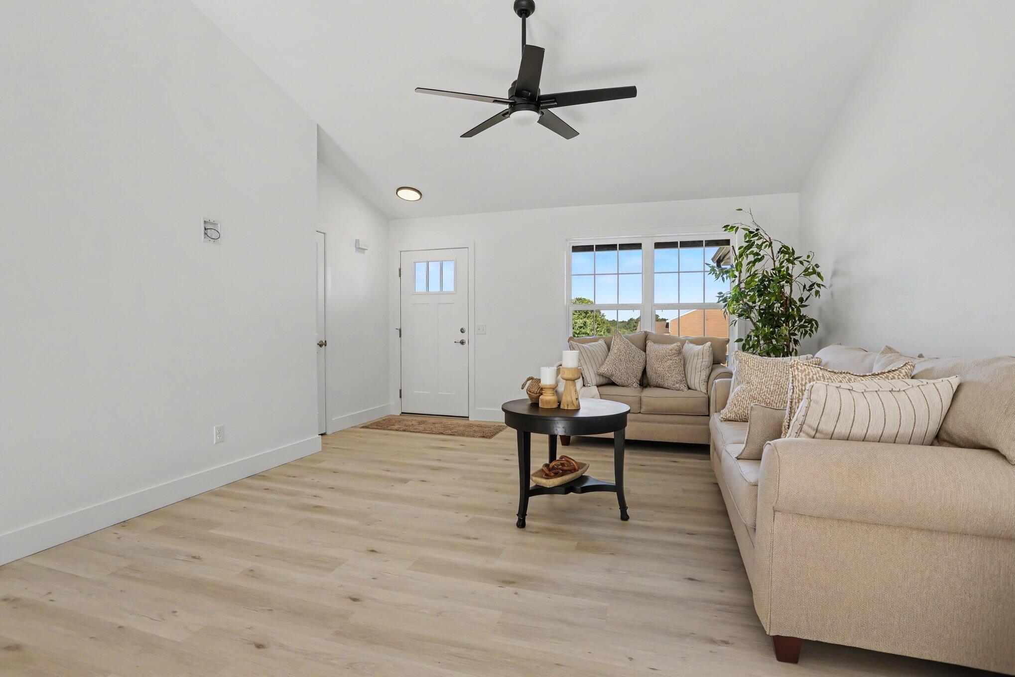 7642 Cinnamon Woods Trail Property Photo 10