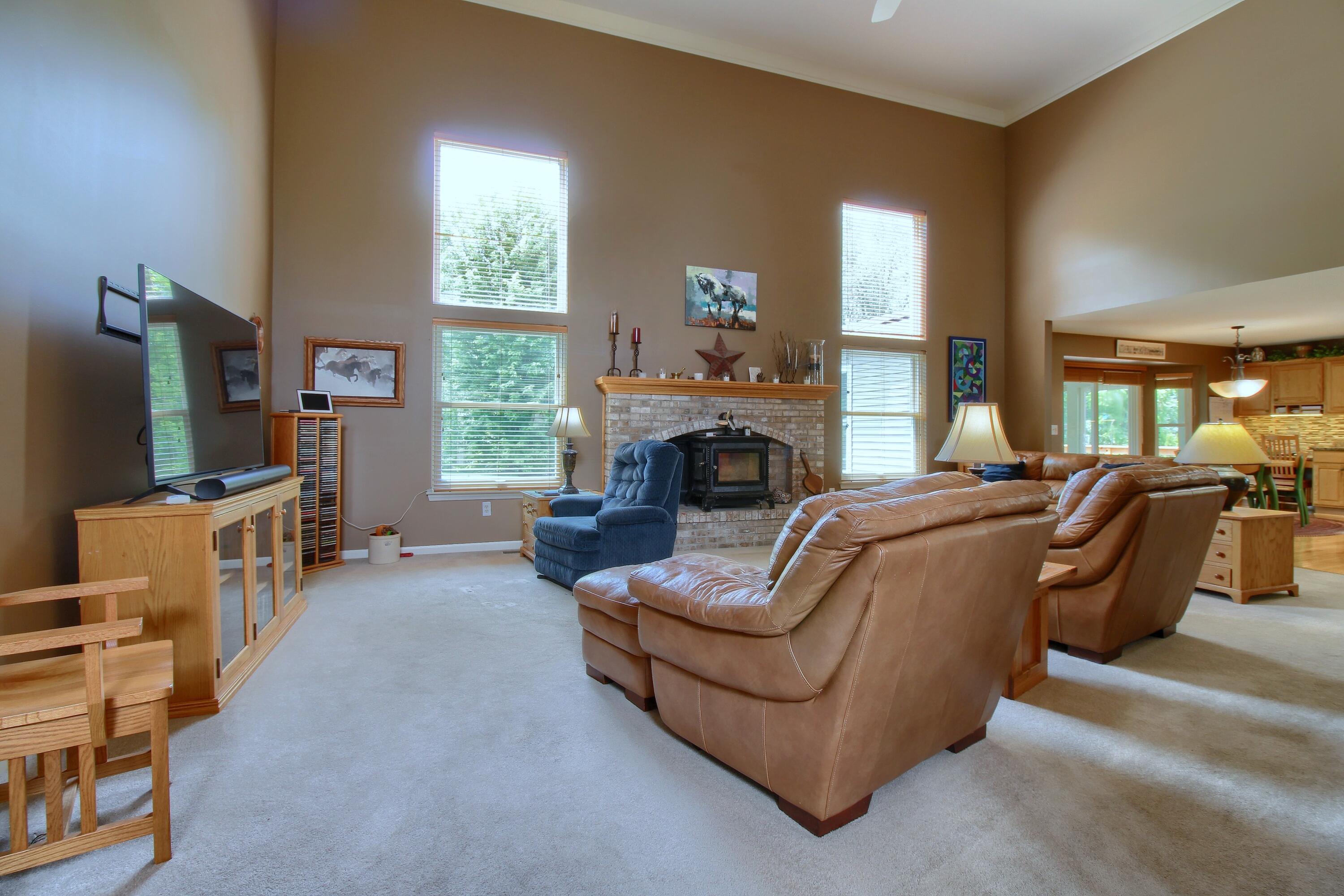 6833 N Meadows Pass Property Photo 6