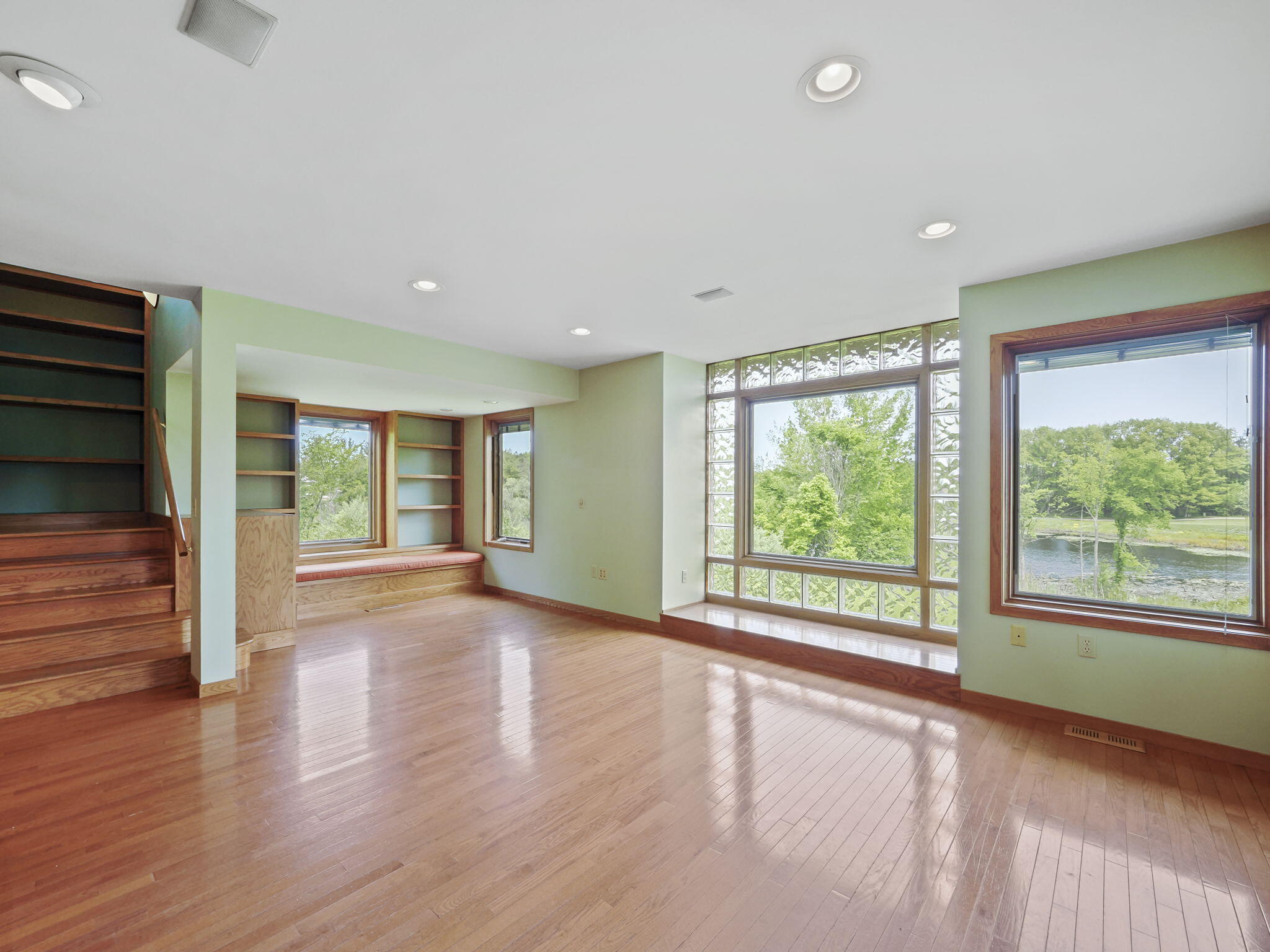 200 National Drive Property Photo 13