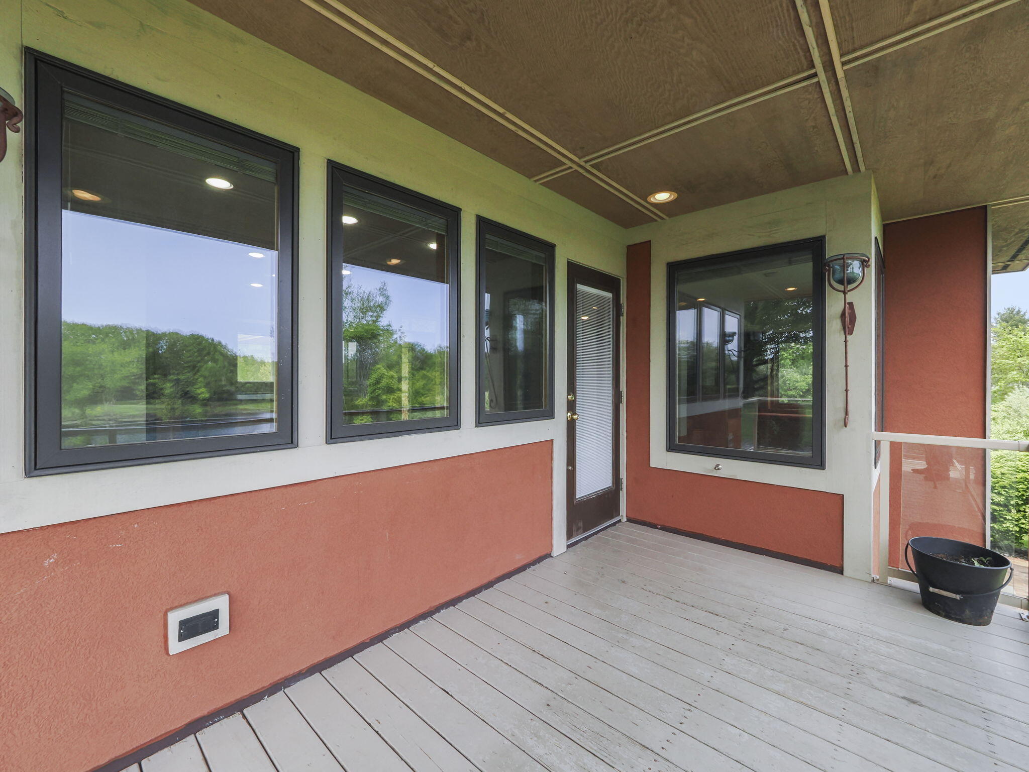 200 National Drive Property Photo 15