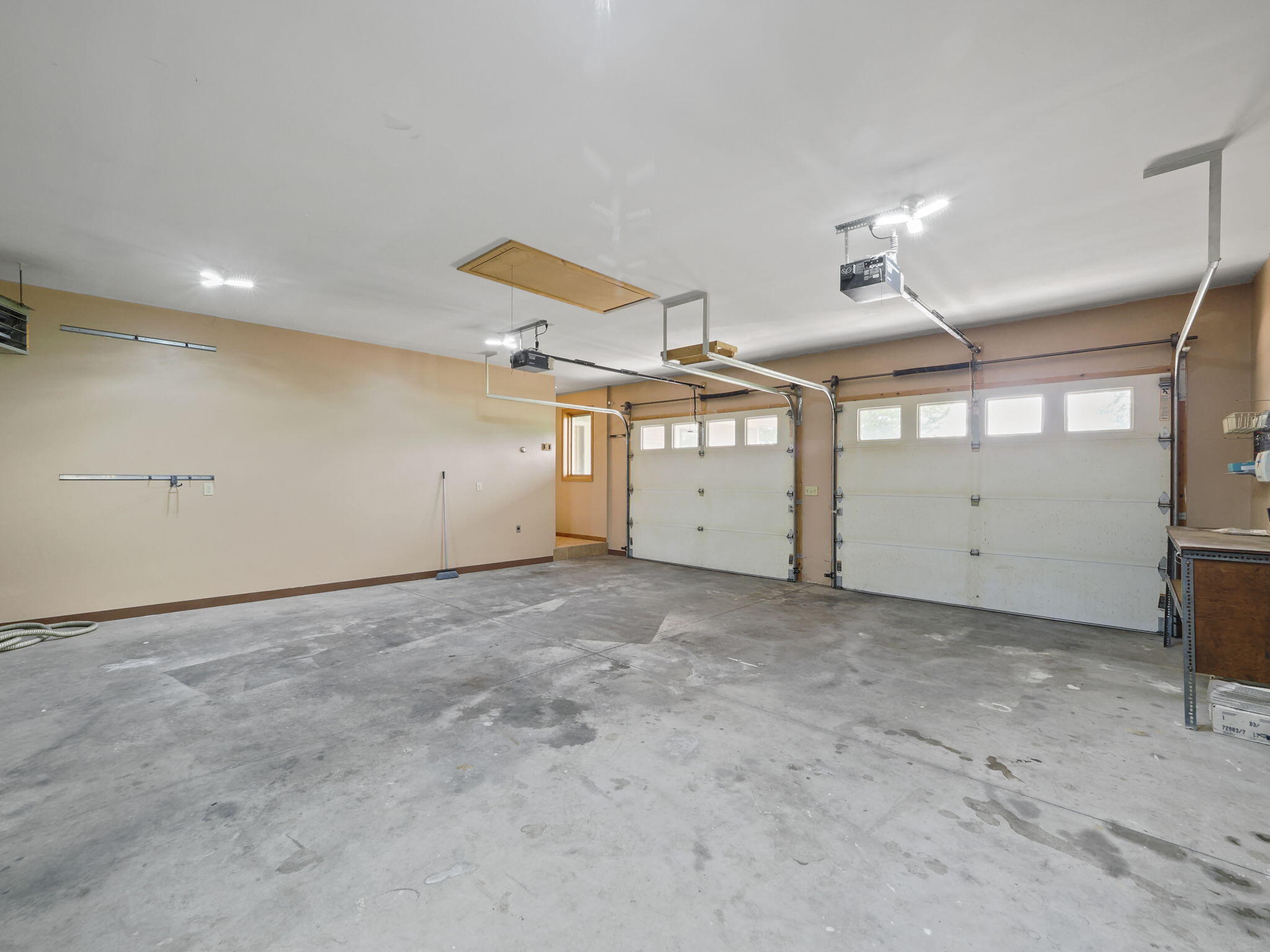 200 National Drive Property Photo 47