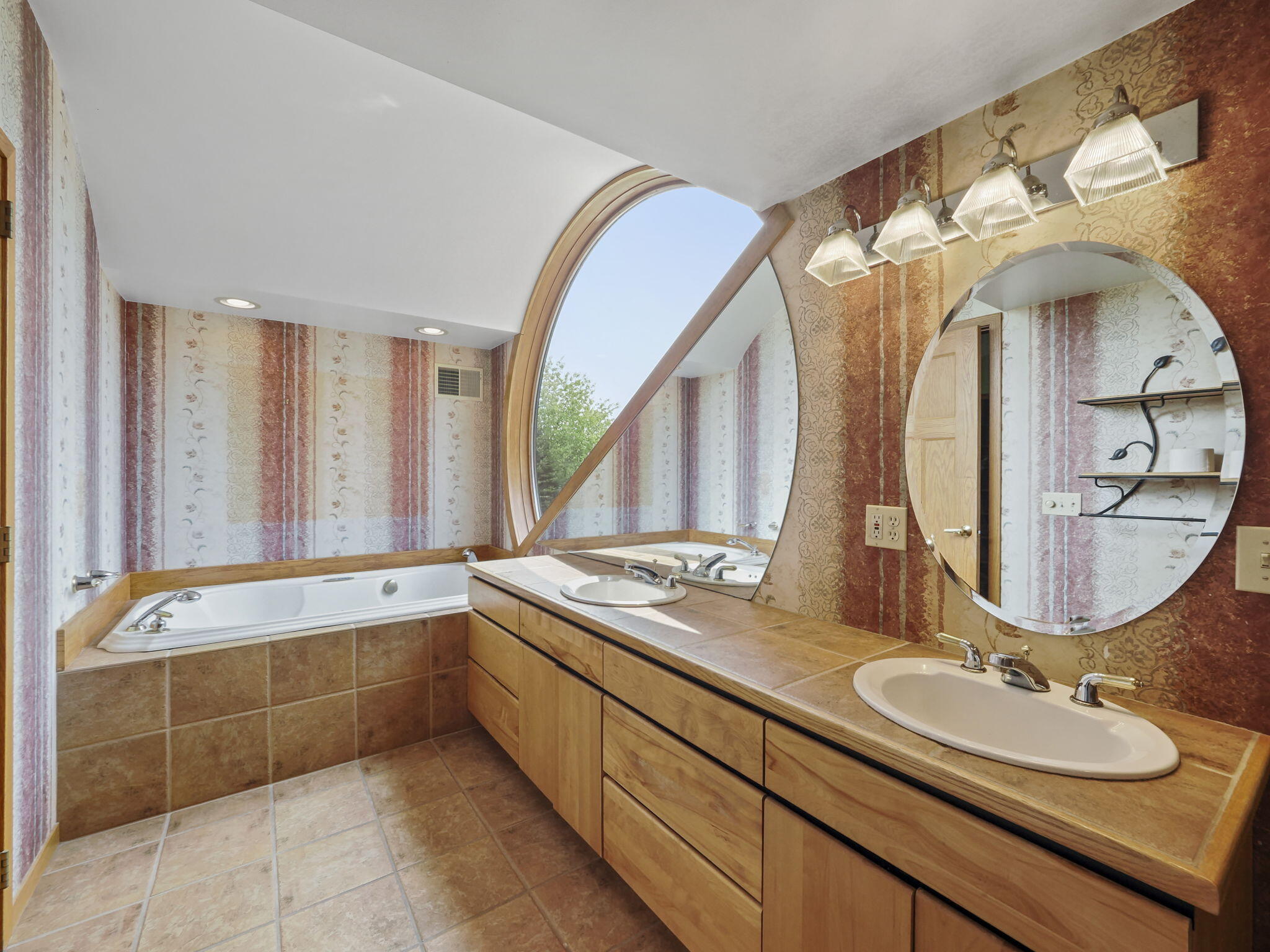 200 National Drive Property Photo 50