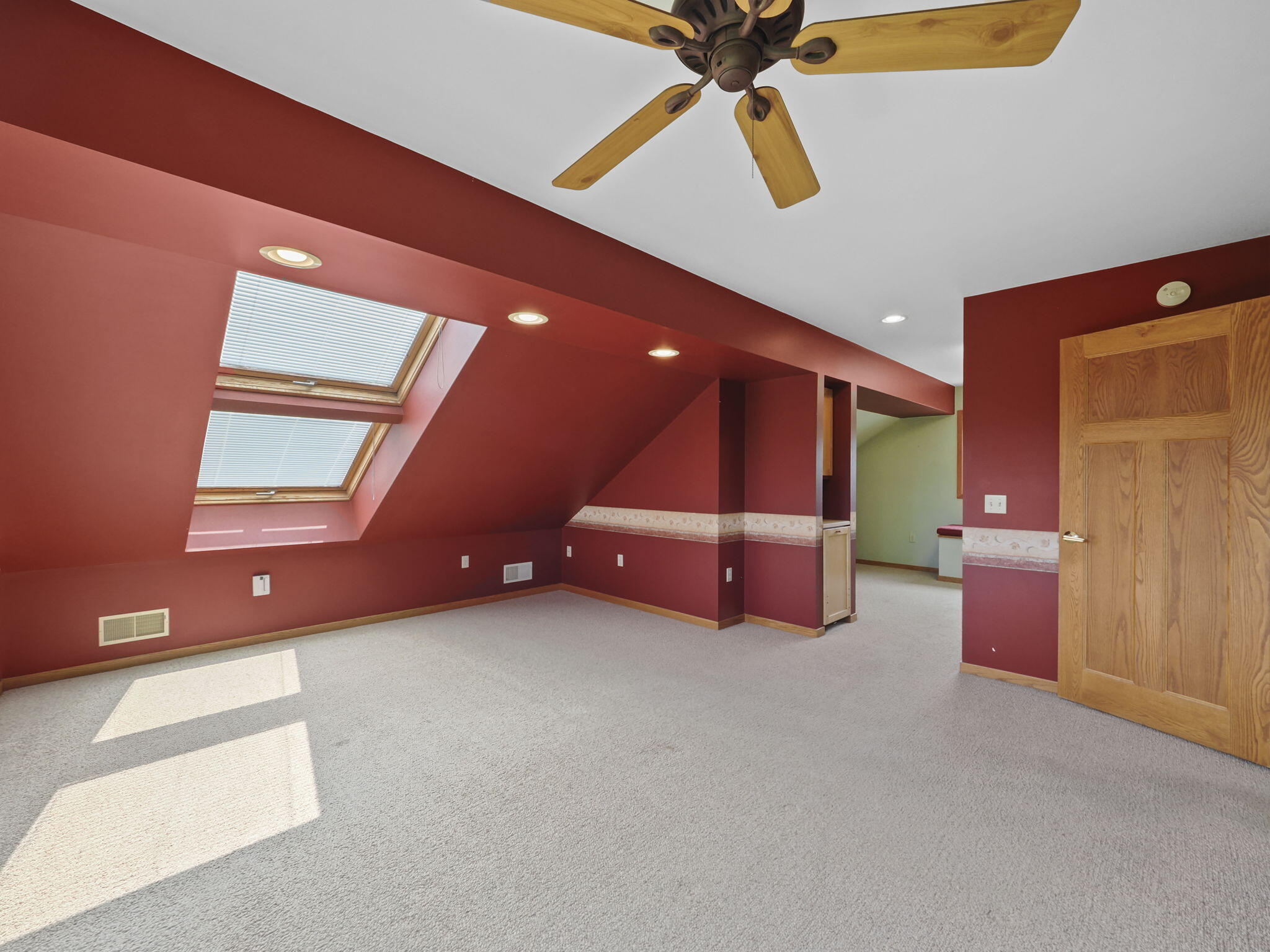 200 National Drive Property Photo 54