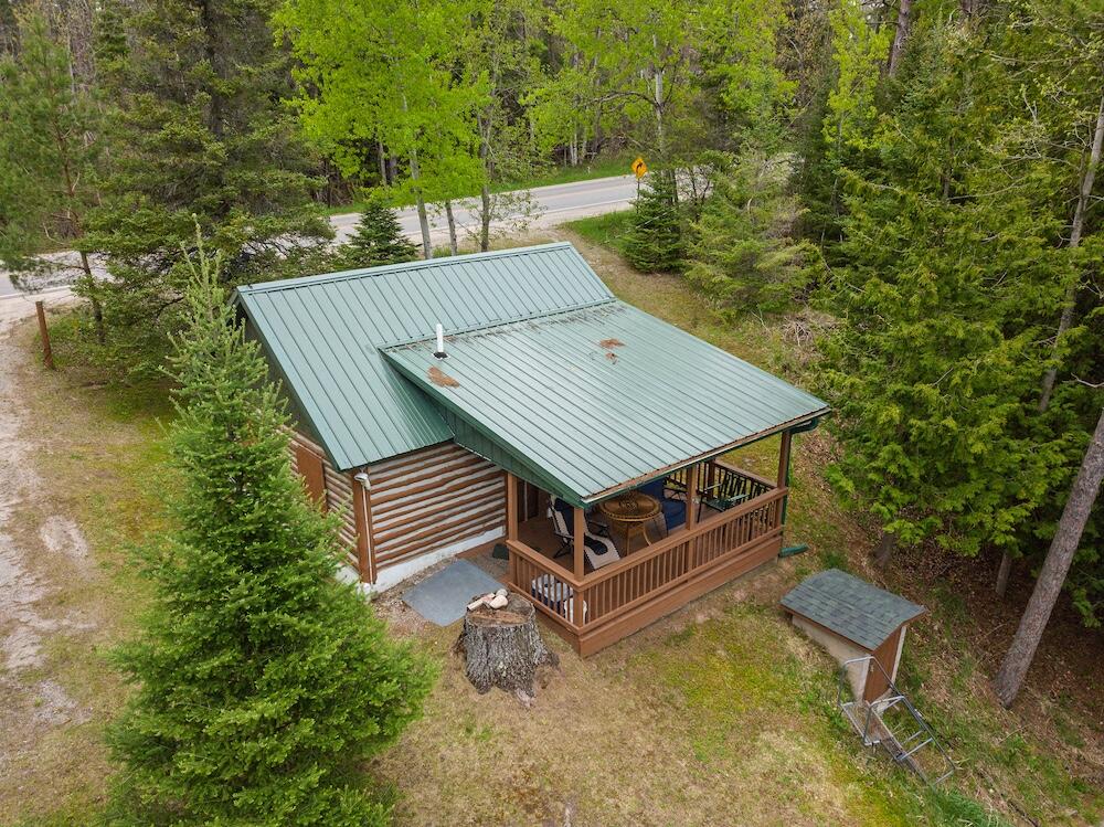 23095 Pleasant Valley Property Photo 2