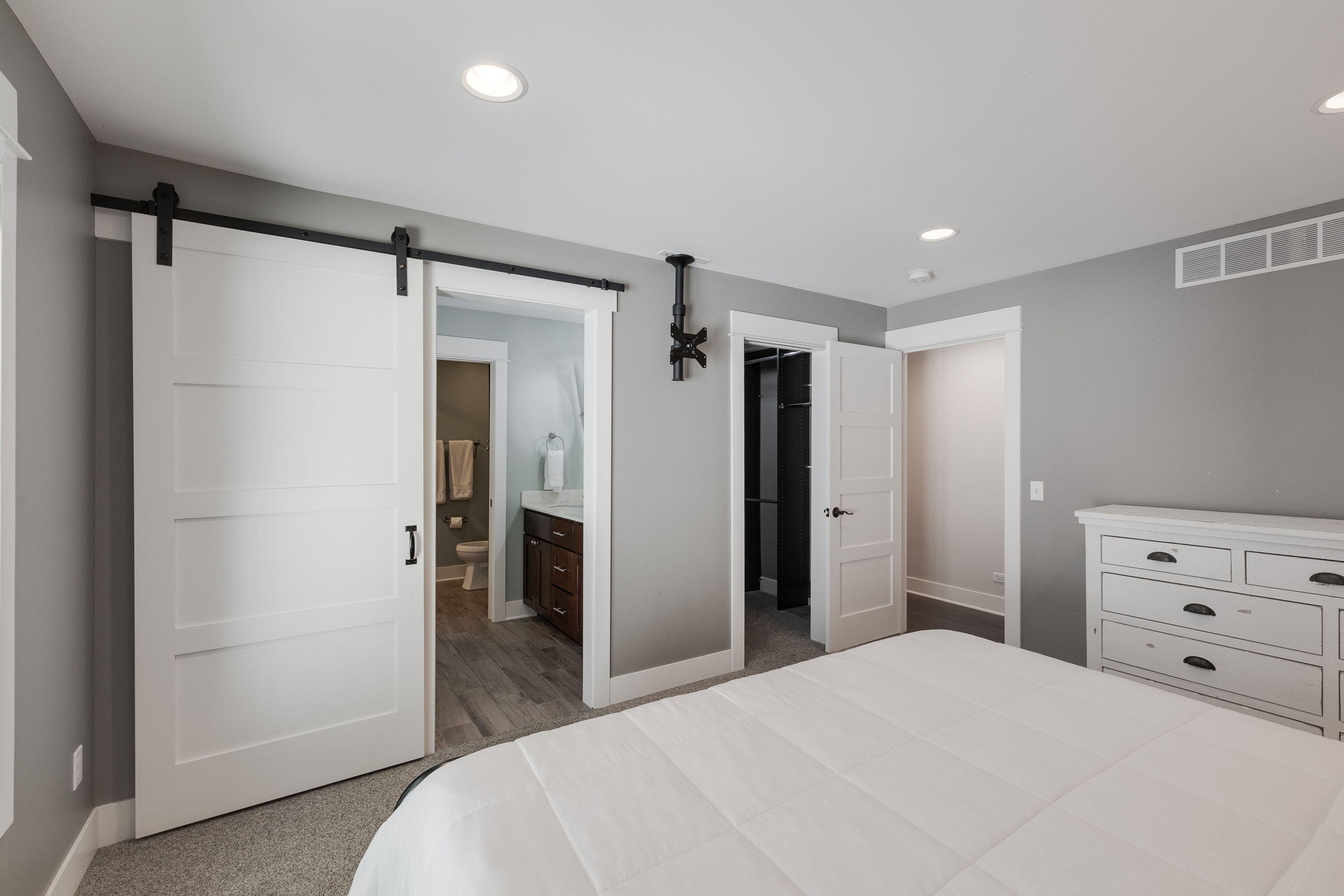 648 Francis Street Property Photo 11