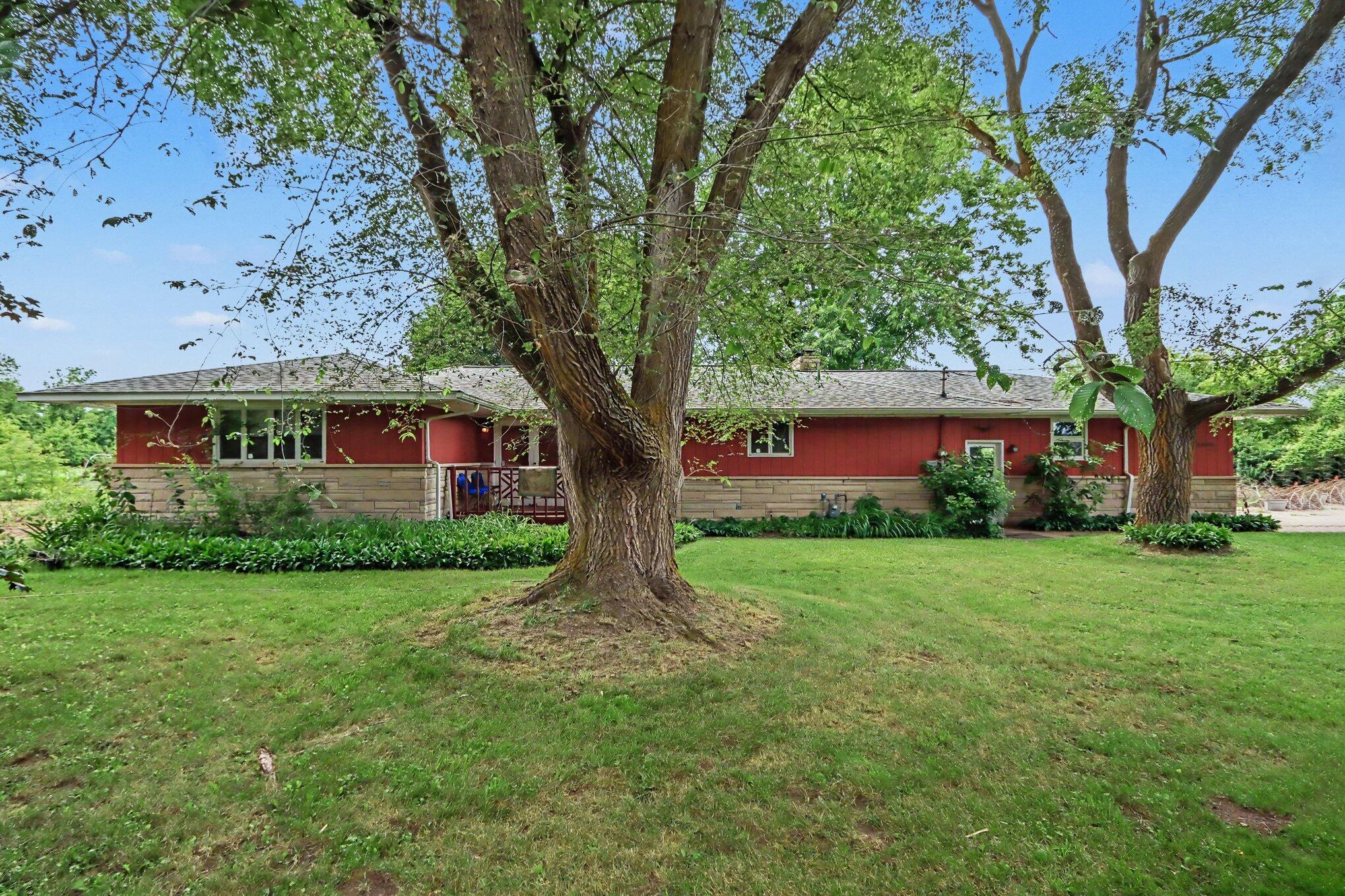 12090 M 40 Property Photo 2