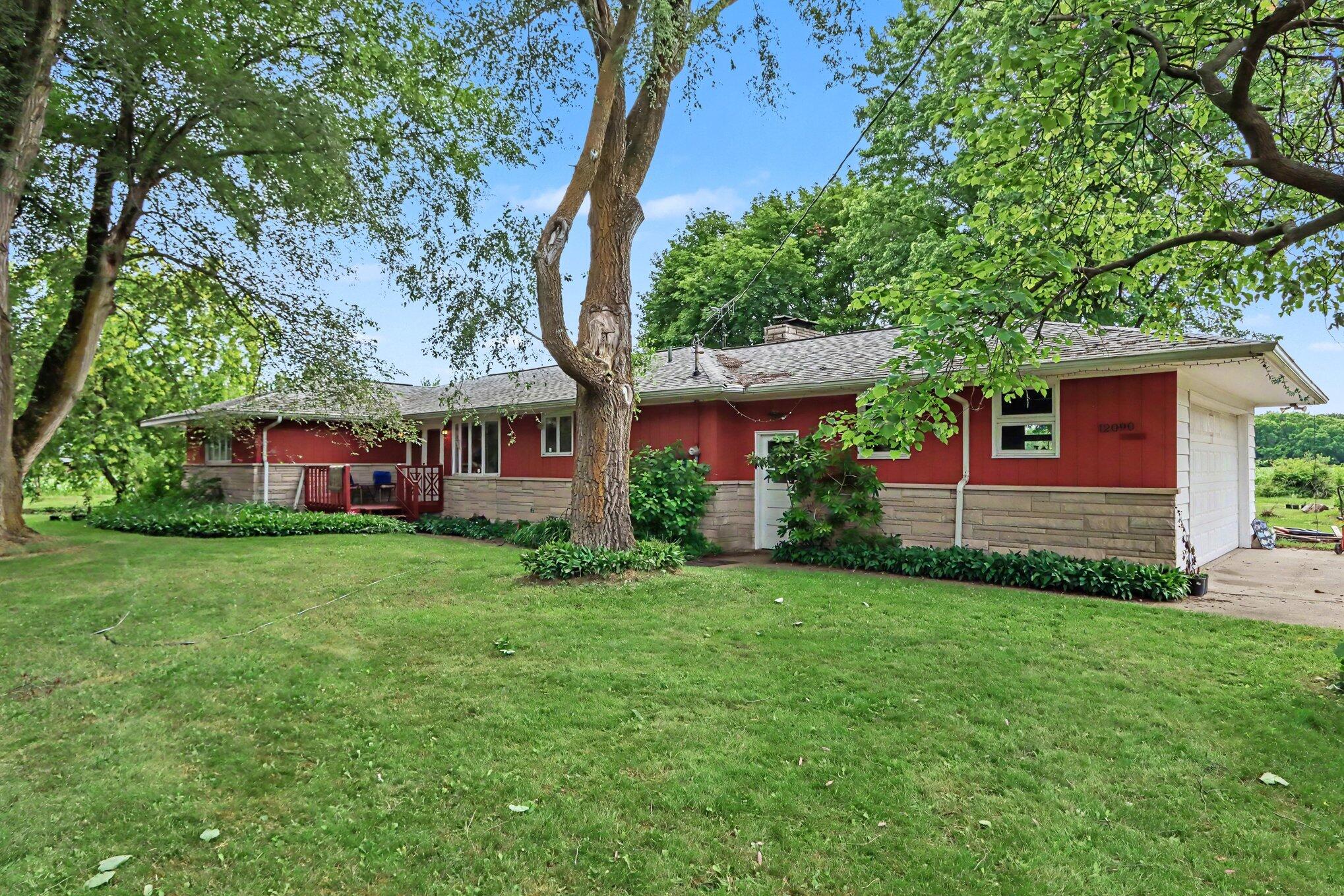 12090 M 40 Property Photo 3