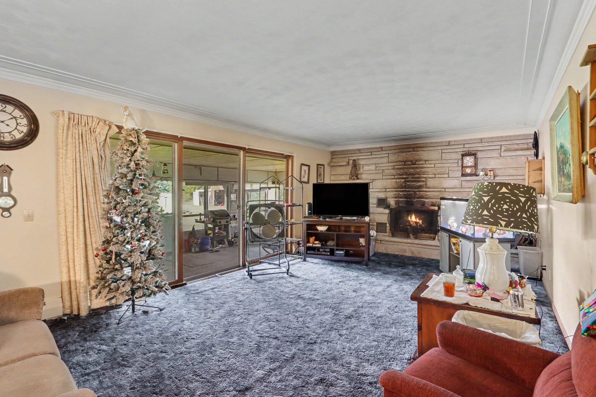 12090 M 40 Property Photo 4