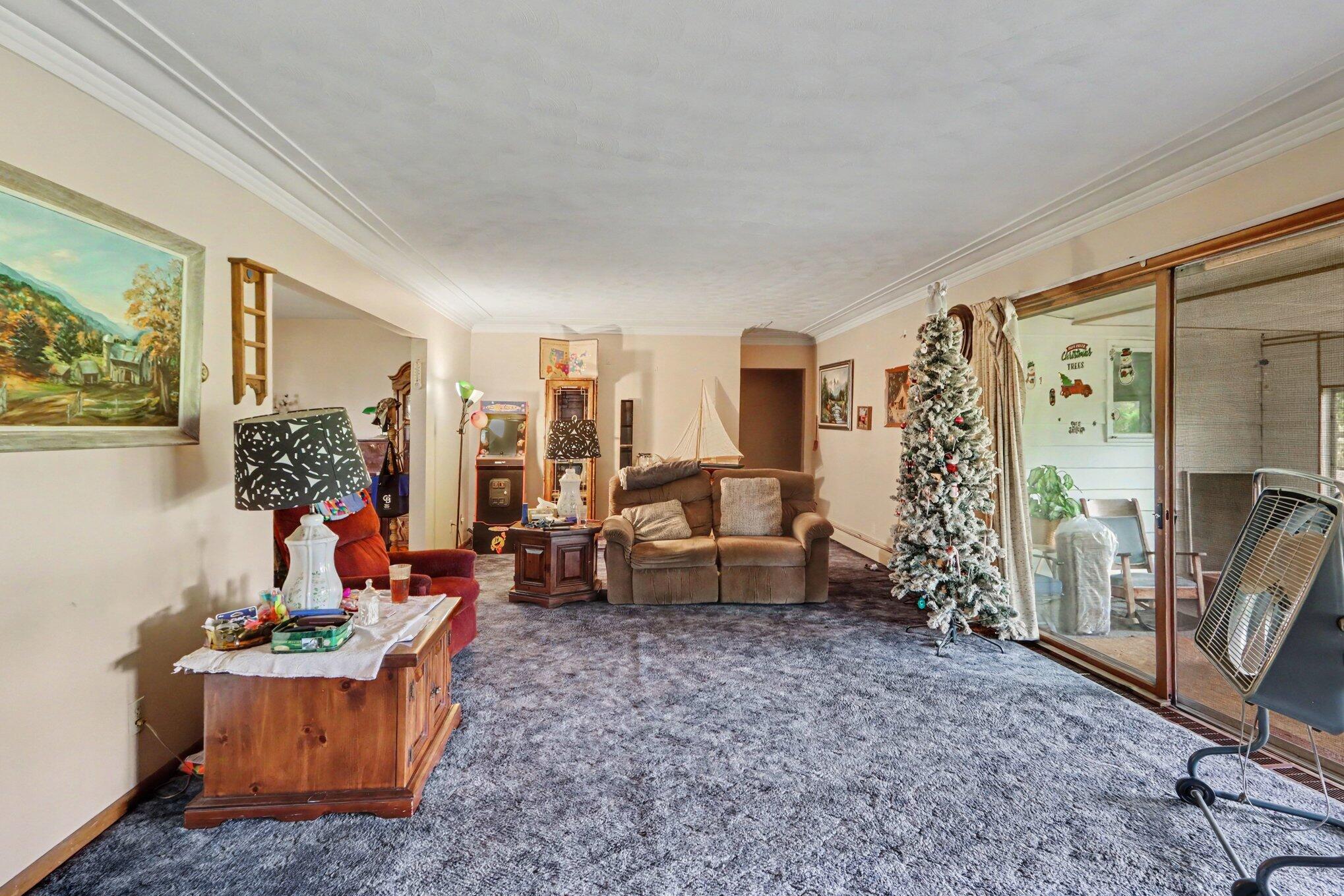 12090 M 40 Property Photo 5