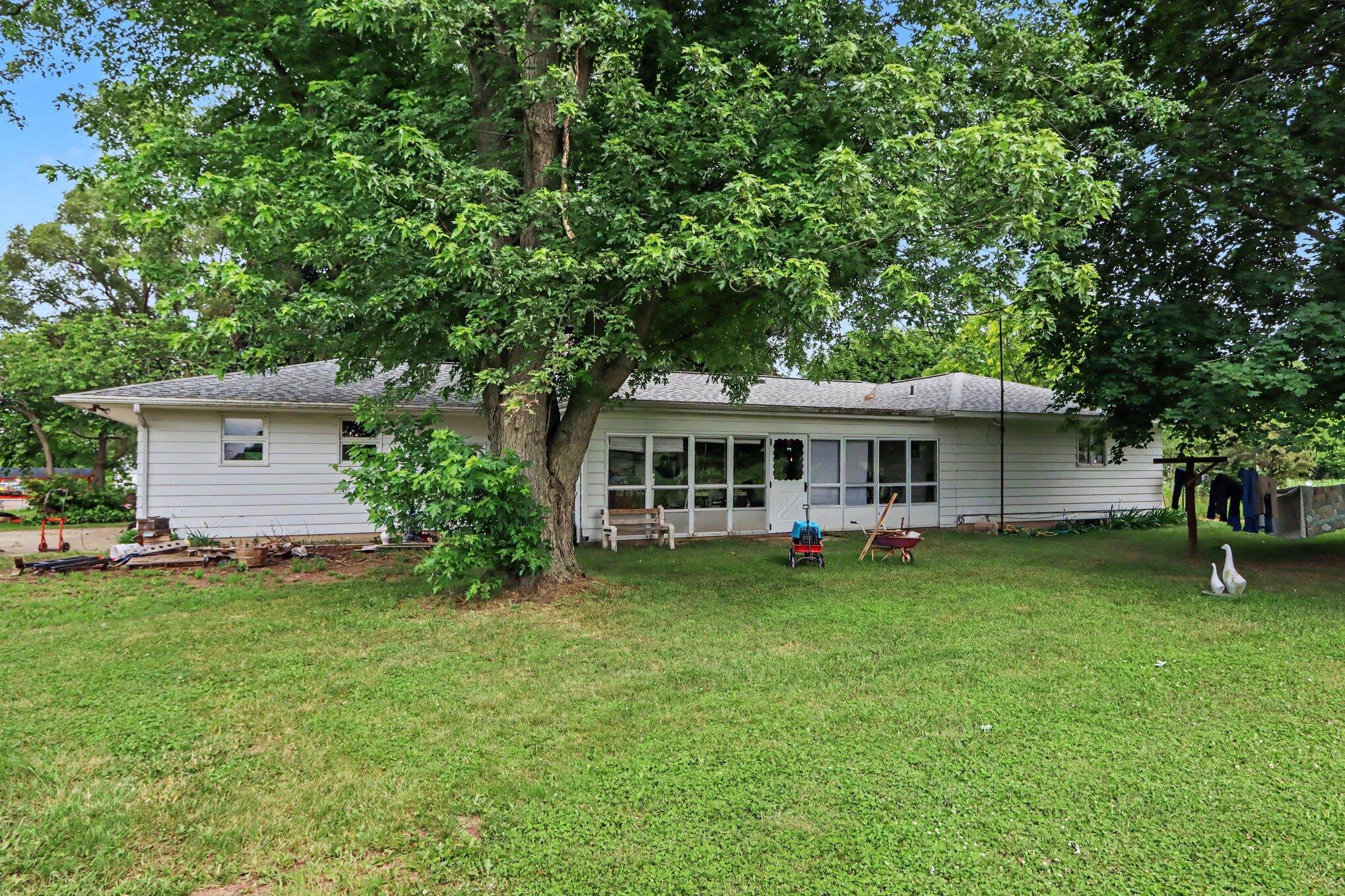 12090 M 40 Property Photo 25