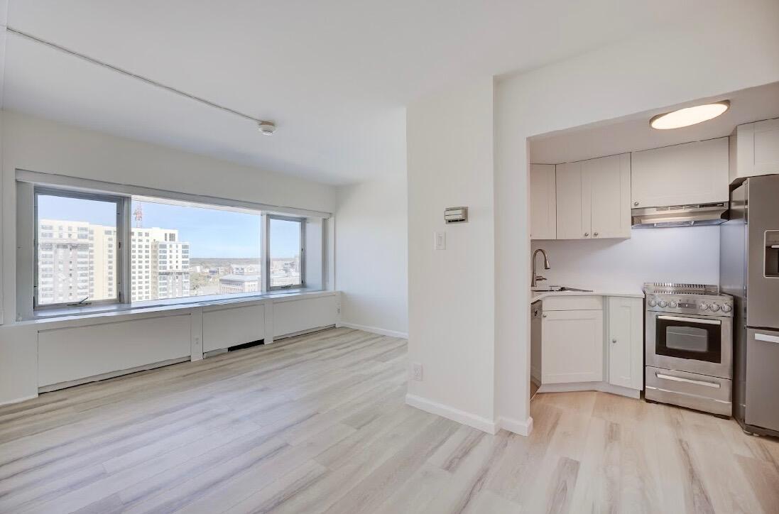 555 E William Street 16g Property Photo 1