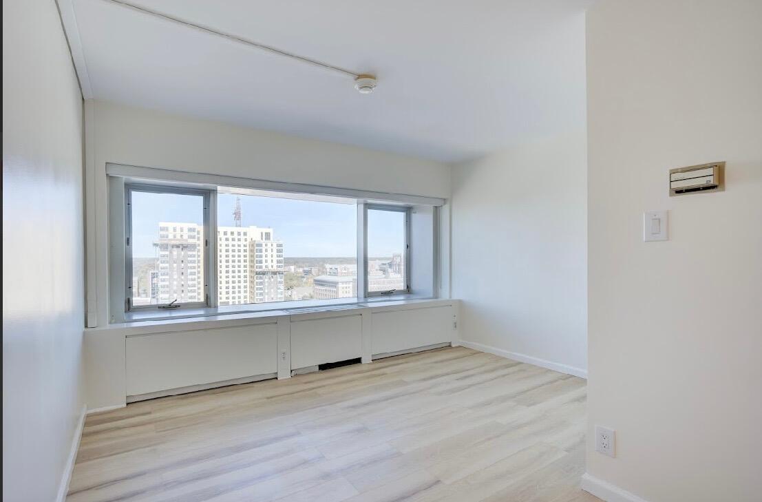 555 E William Street 16g Property Photo 3