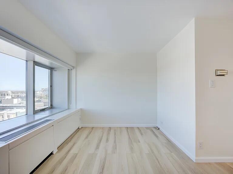 555 E William Street 16g Property Photo 5