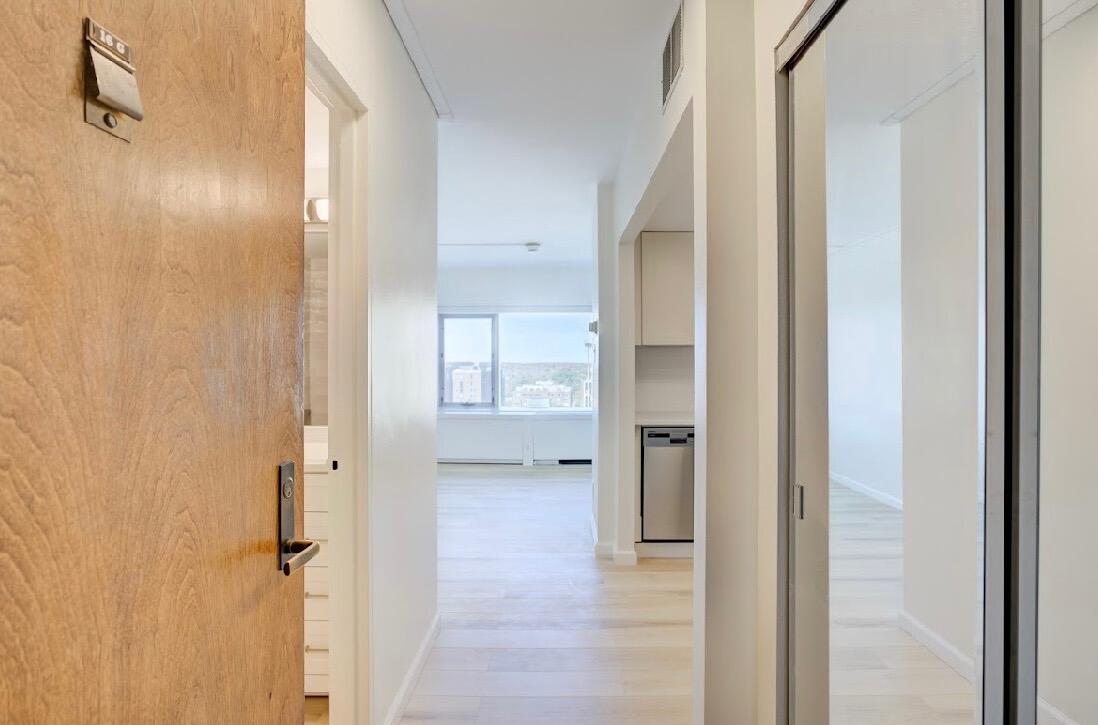 555 E William Street 16g Property Photo 6