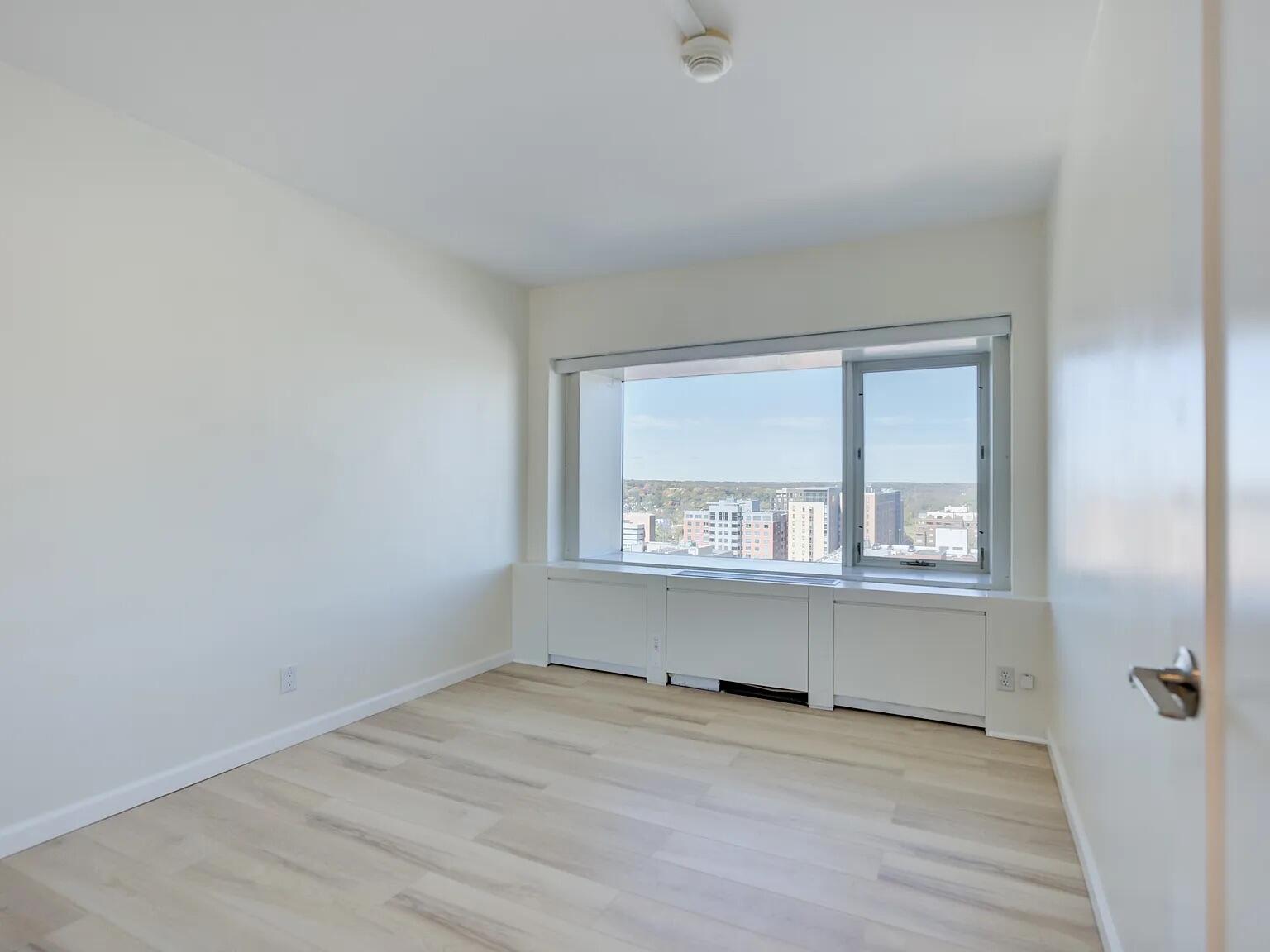 555 E William Street 16g Property Photo 10