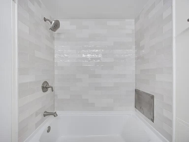 555 E William Street 16g Property Photo 13
