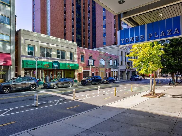 555 E William Street 16g Property Photo 22