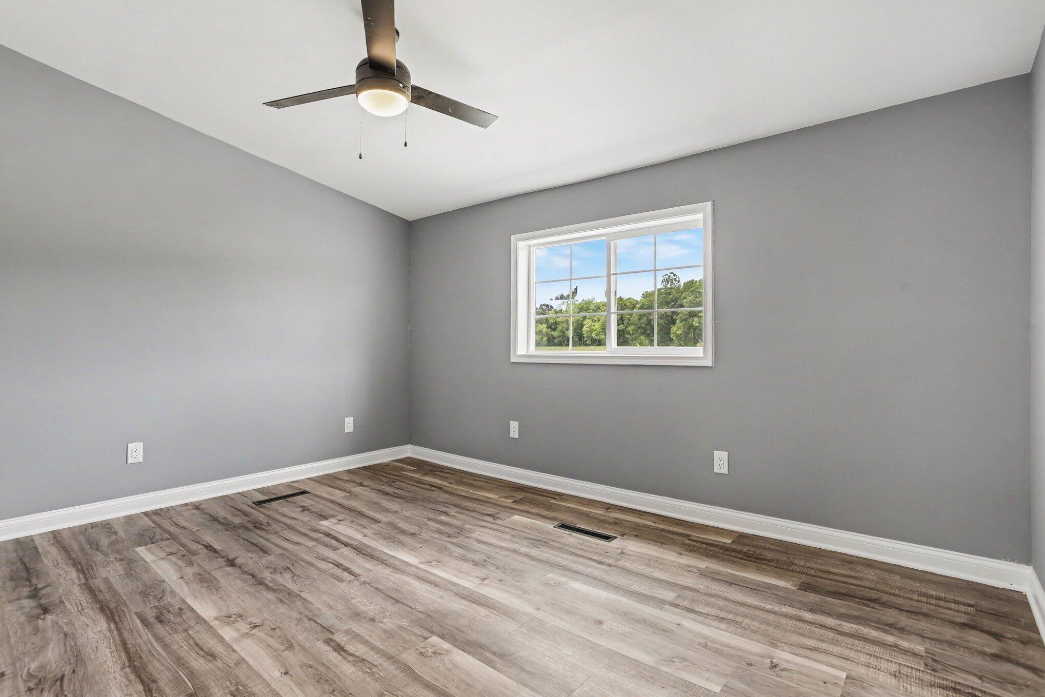 33594 M 60 Property Photo 17